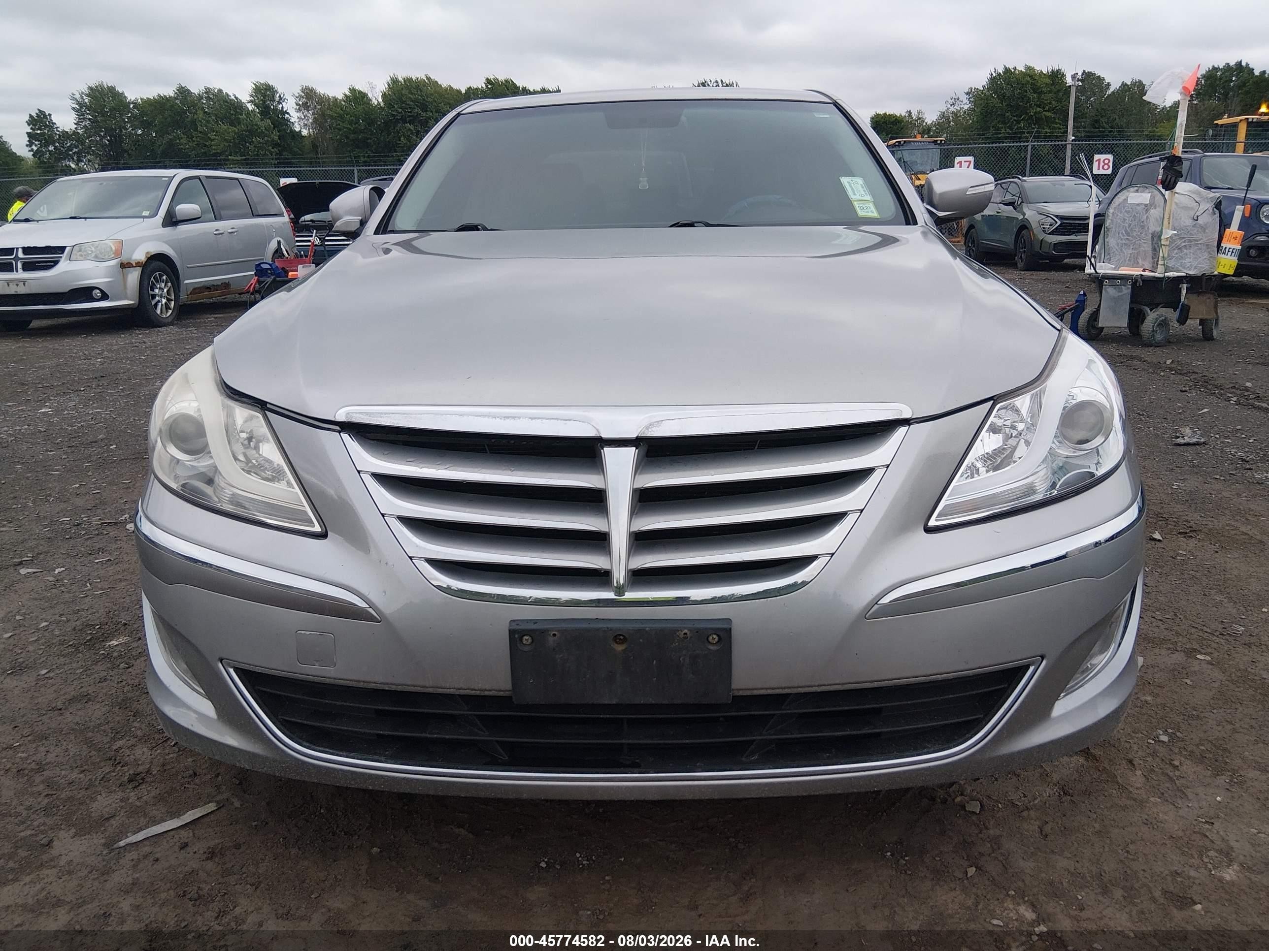 2013 Hyundai Genesis 3.8 Silver vin: KMHGC4DD2DU227016