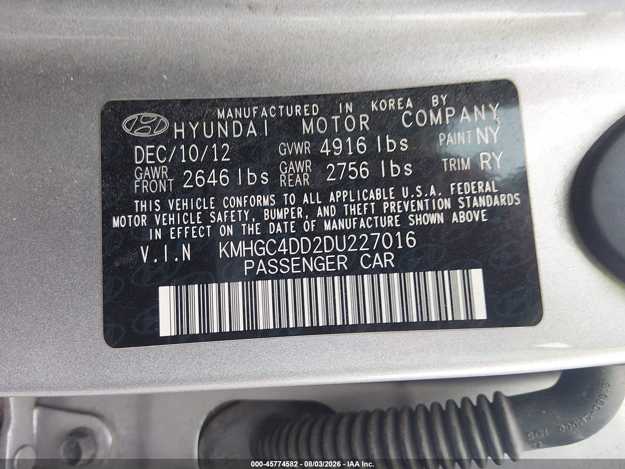 2013 Hyundai Genesis 3.8 Silver vin: KMHGC4DD2DU227016