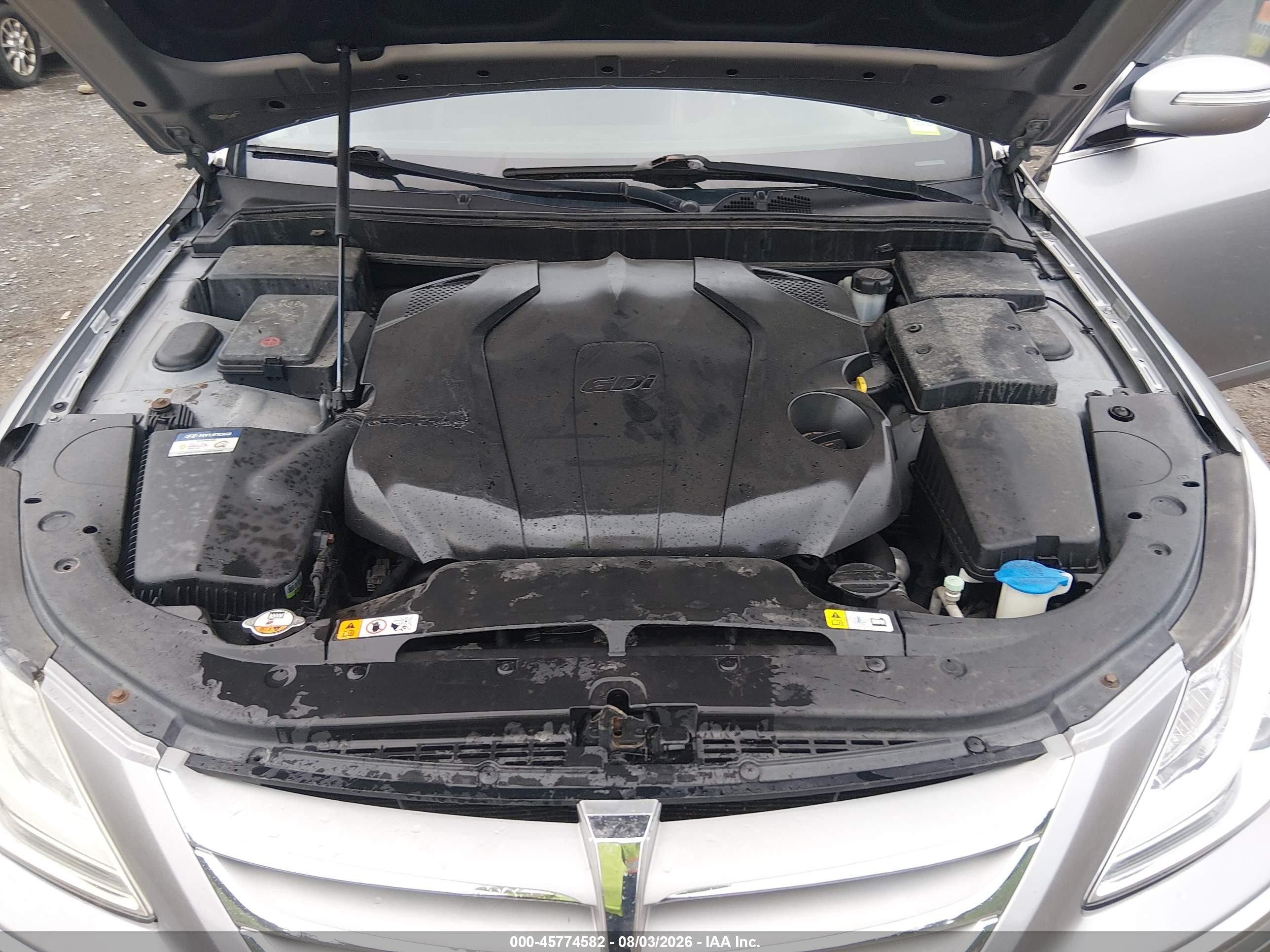 2013 Hyundai Genesis 3.8 Silver vin: KMHGC4DD2DU227016