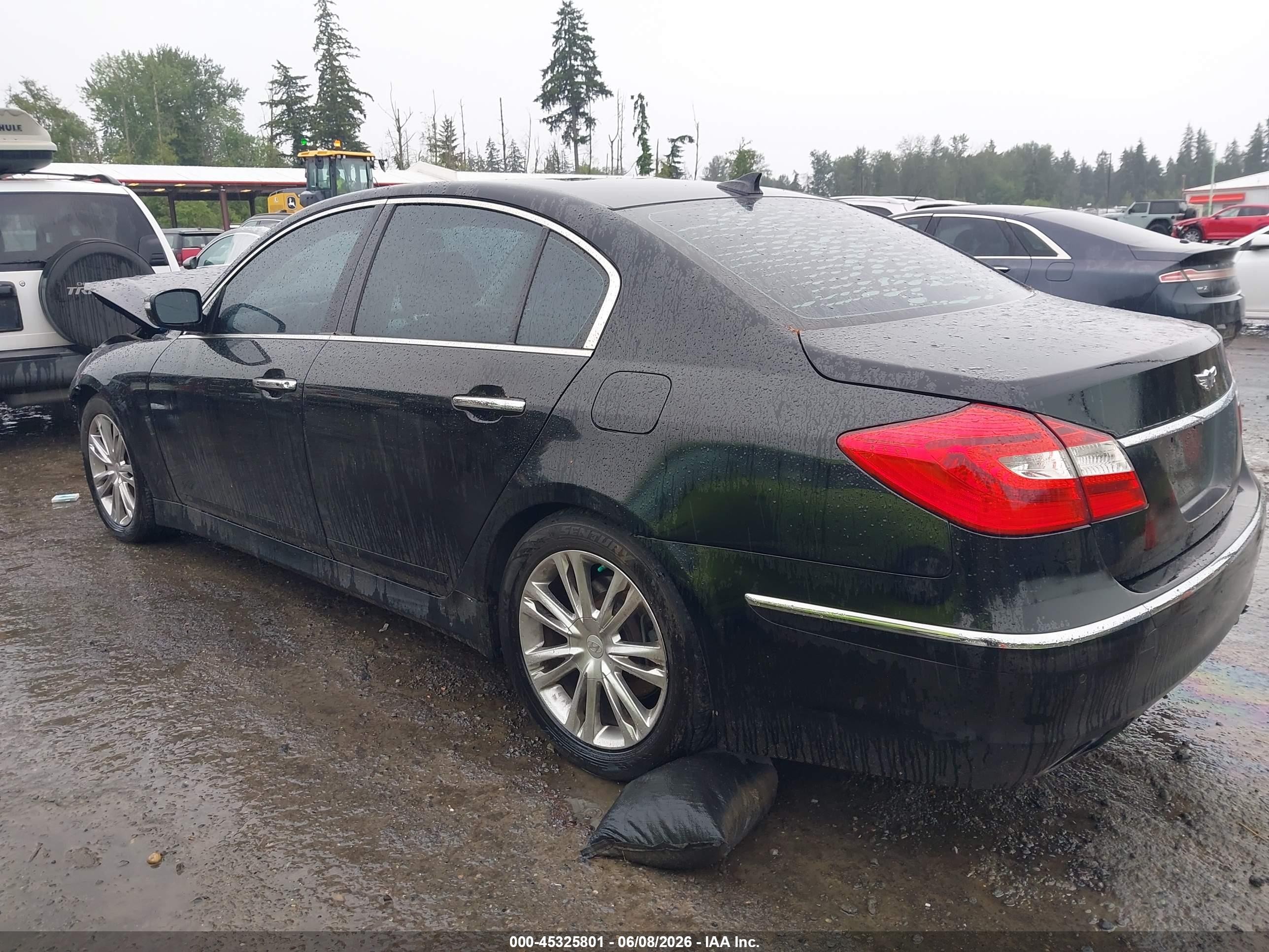 2013 Hyundai Genesis 3.8 Black vin: KMHGC4DD2DU235522