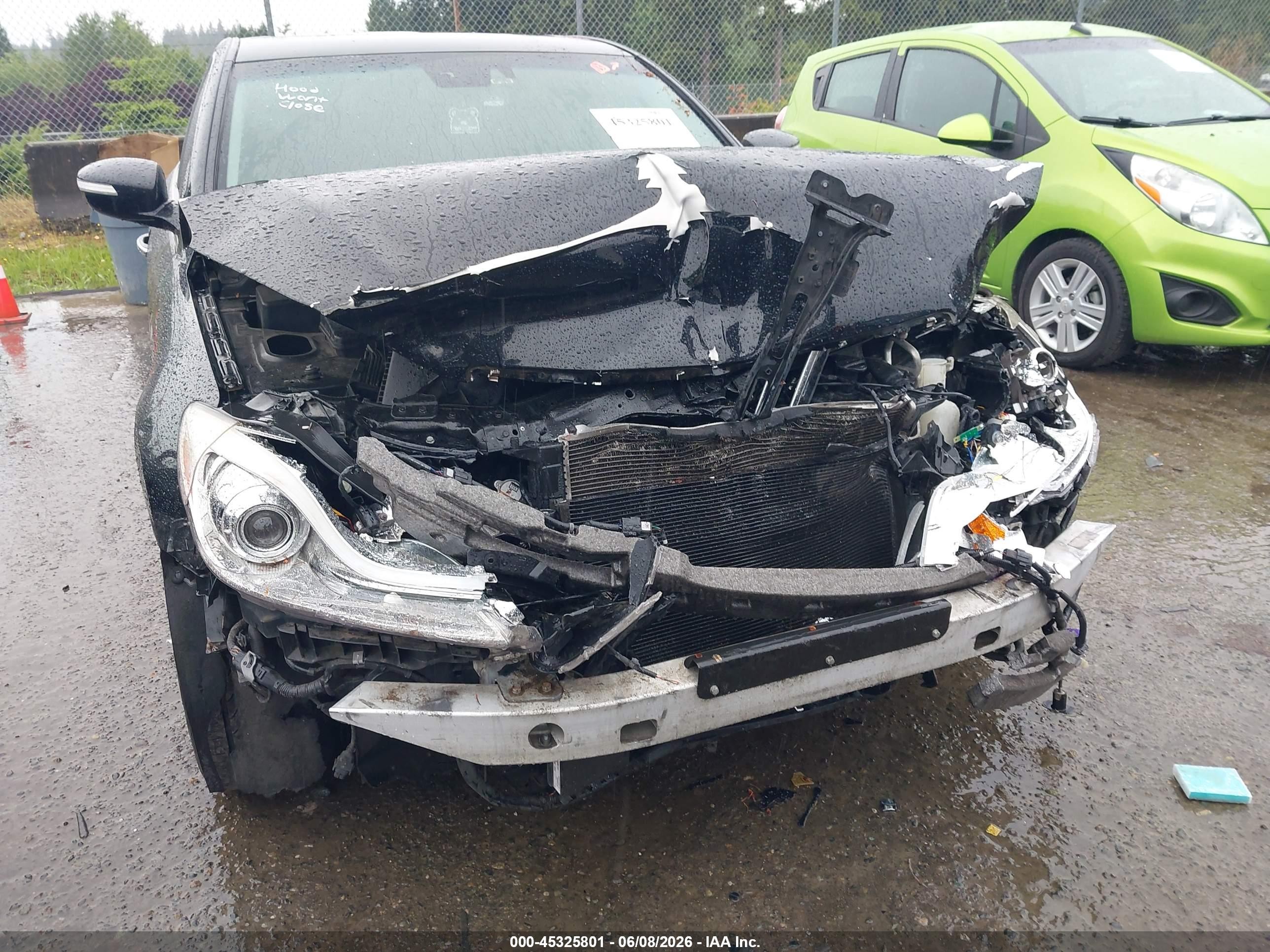 2013 Hyundai Genesis 3.8 Black vin: KMHGC4DD2DU235522