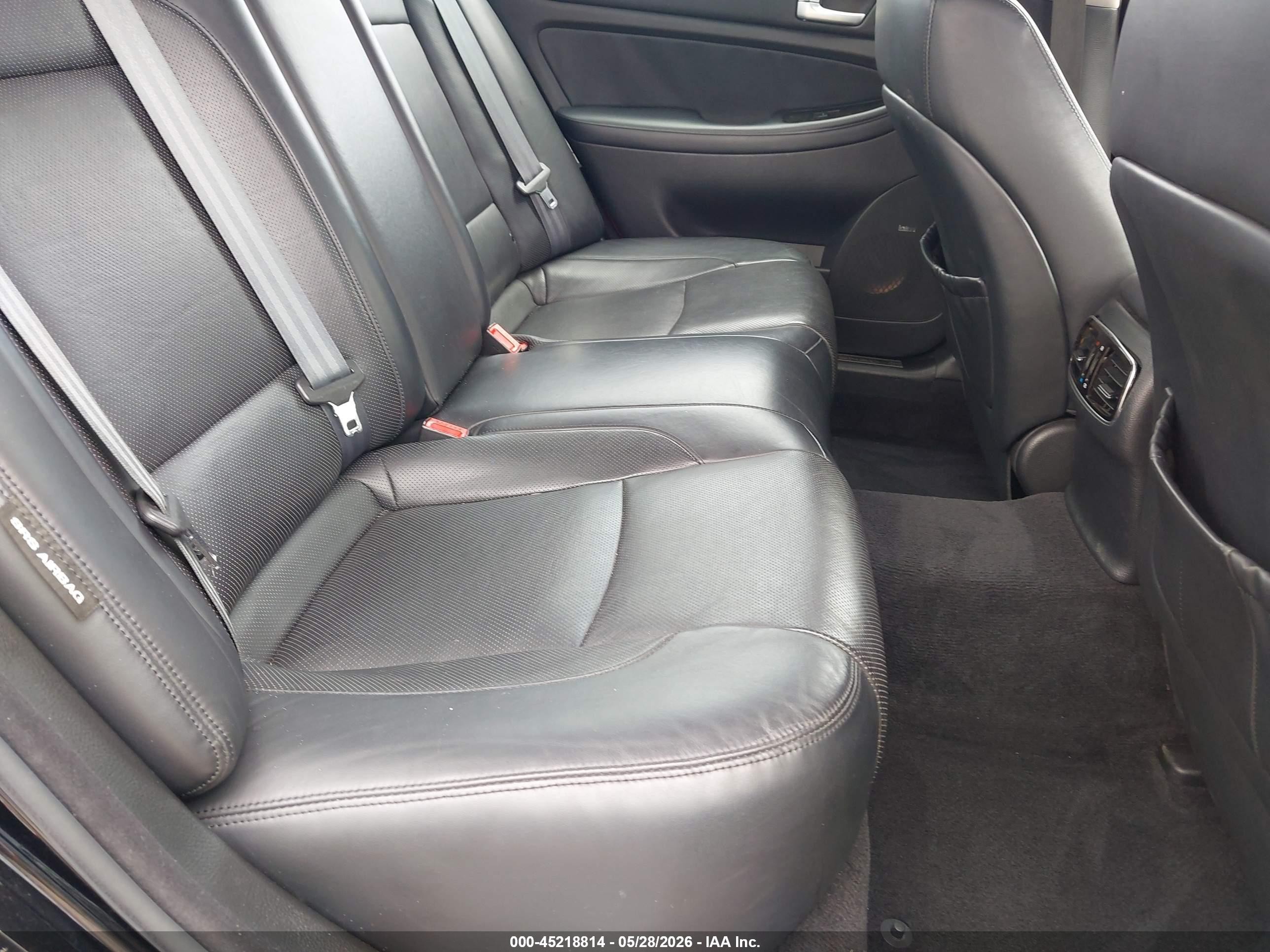 2013 Hyundai Genesis 3.8 Black vin: KMHGC4DD2DU238369