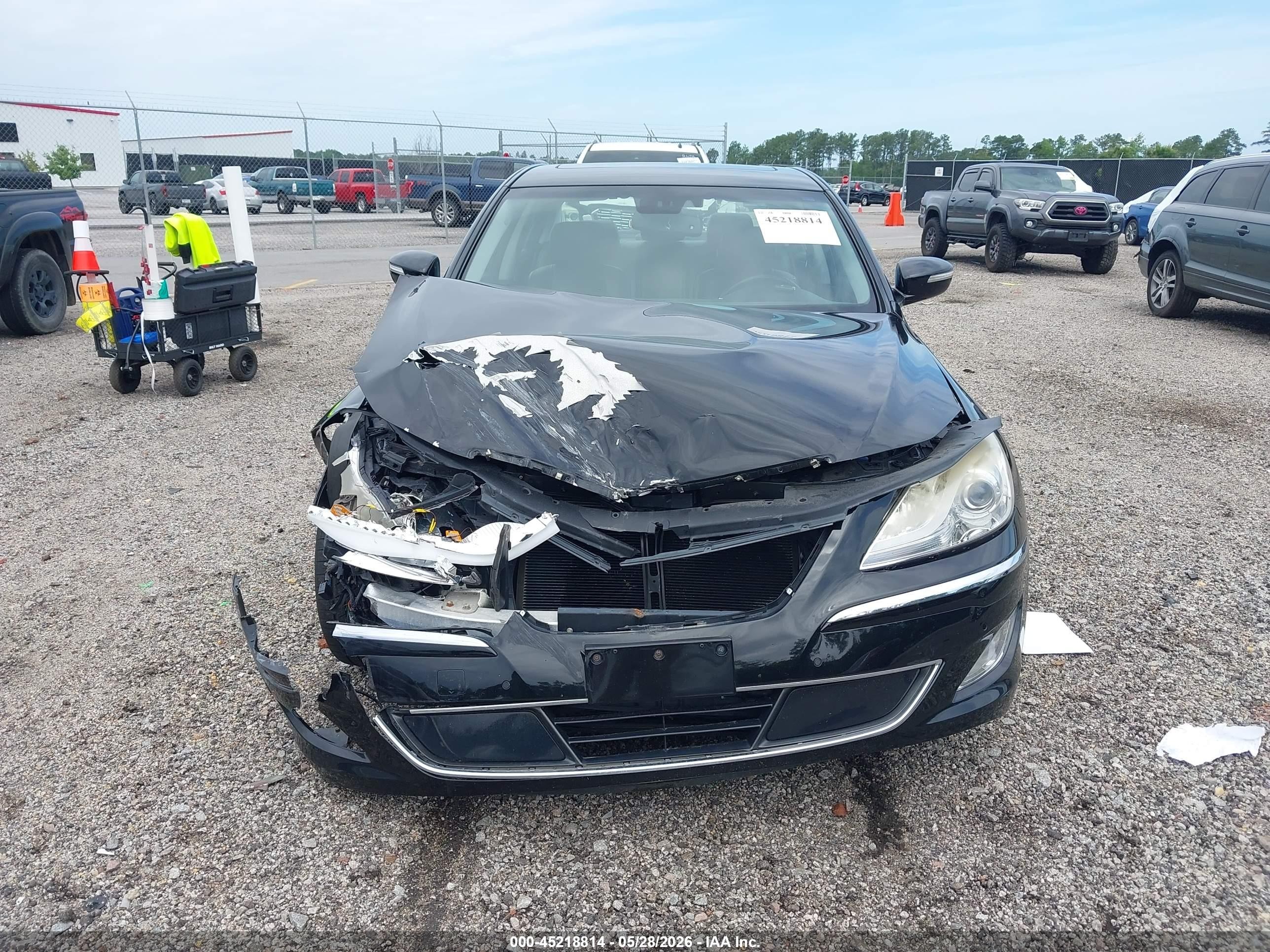 2013 Hyundai Genesis 3.8 Black vin: KMHGC4DD2DU238369