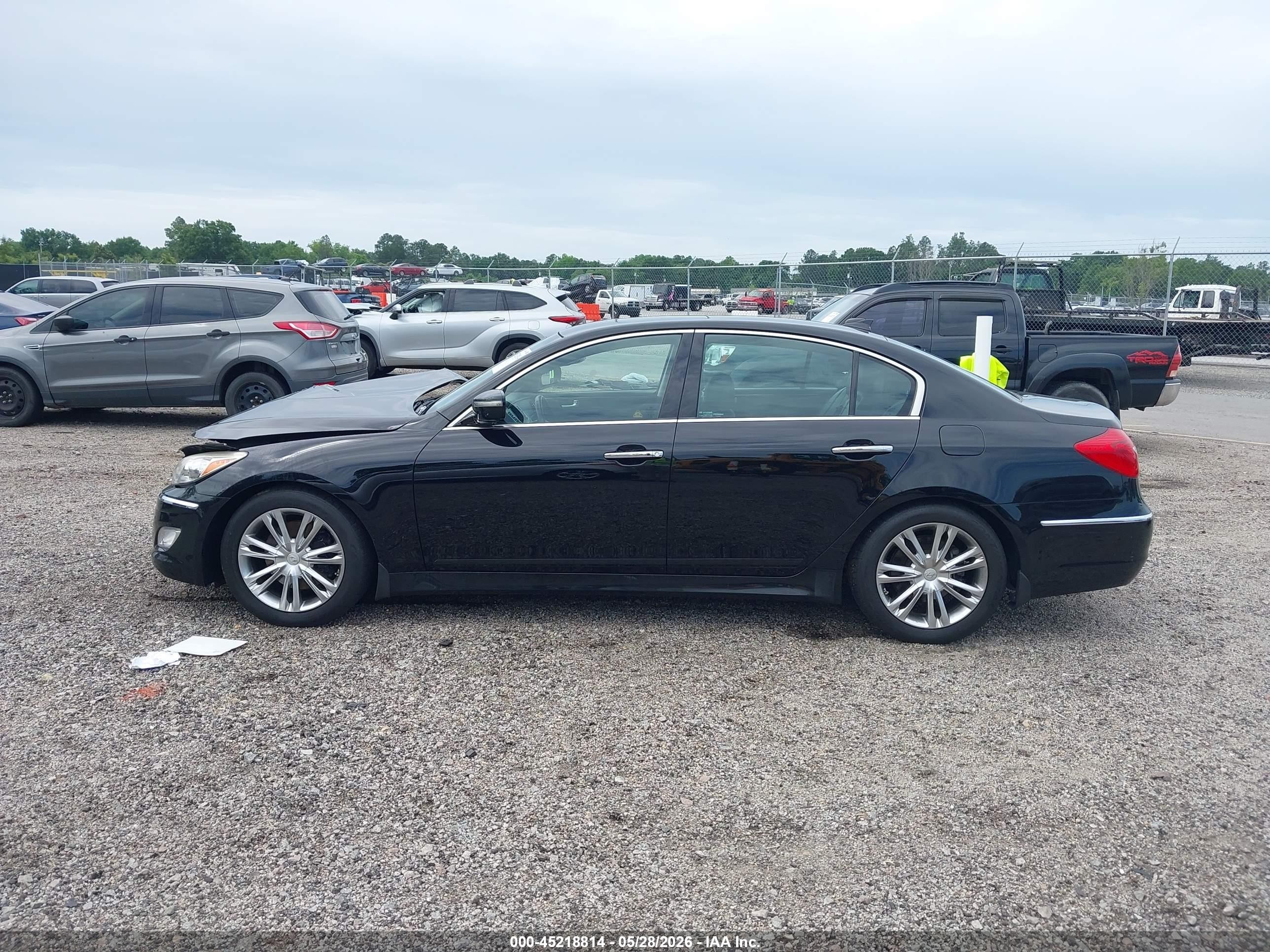 2013 Hyundai Genesis 3.8 Black vin: KMHGC4DD2DU238369