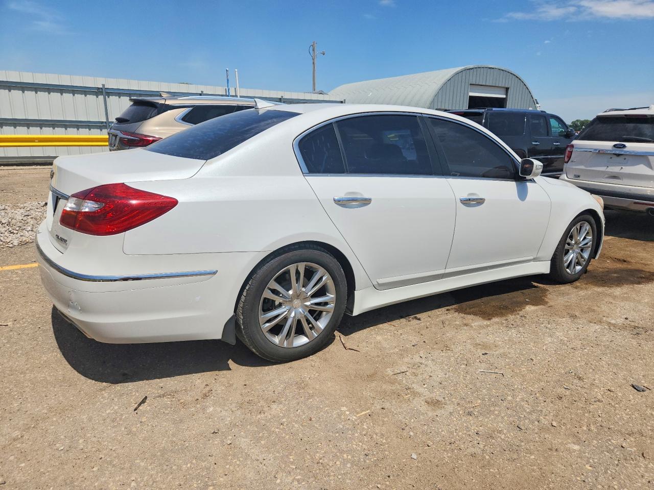 2013 Hyundai Genesis 3.8l White vin: KMHGC4DD2DU240123