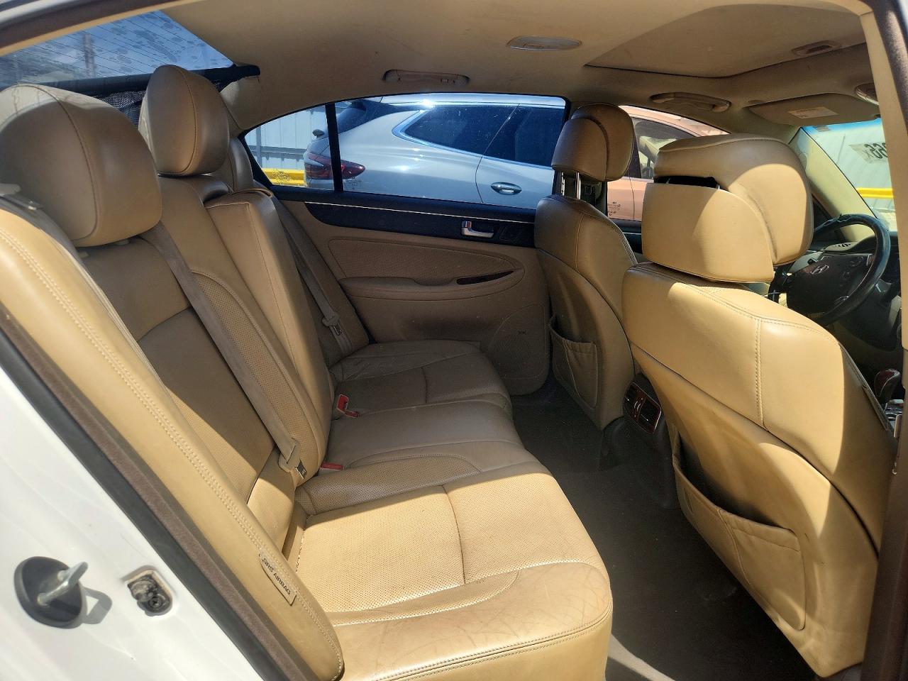 2013 Hyundai Genesis 3.8l White vin: KMHGC4DD2DU240123