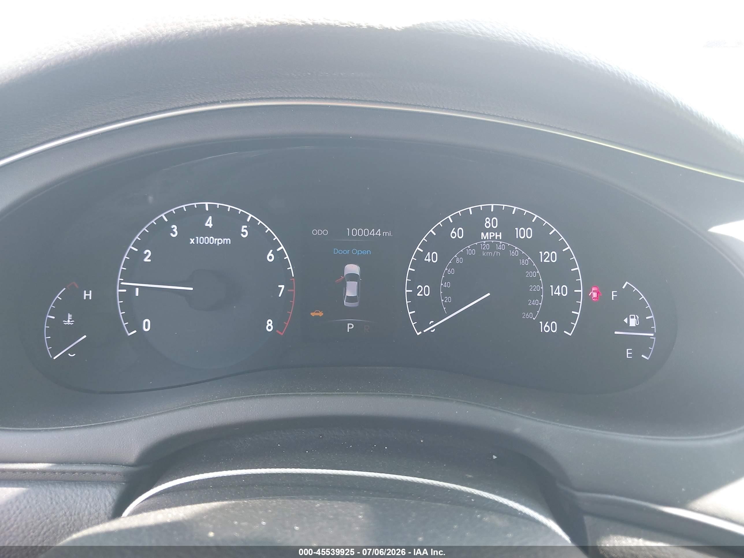 2013 Hyundai Genesis 3.8 Silver vin: KMHGC4DD2DU242518
