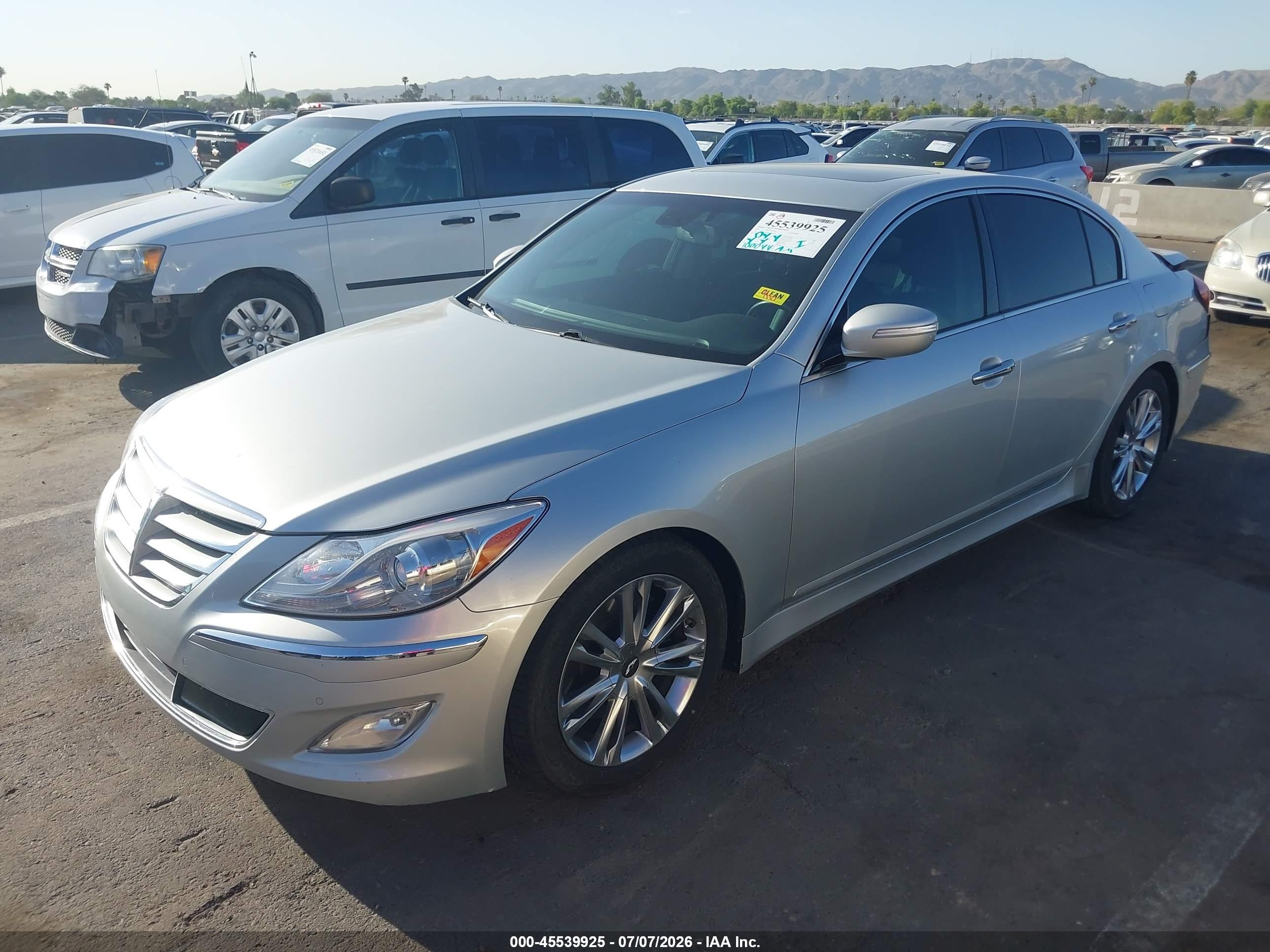 2013 Hyundai Genesis 3.8 Silver vin: KMHGC4DD2DU242518
