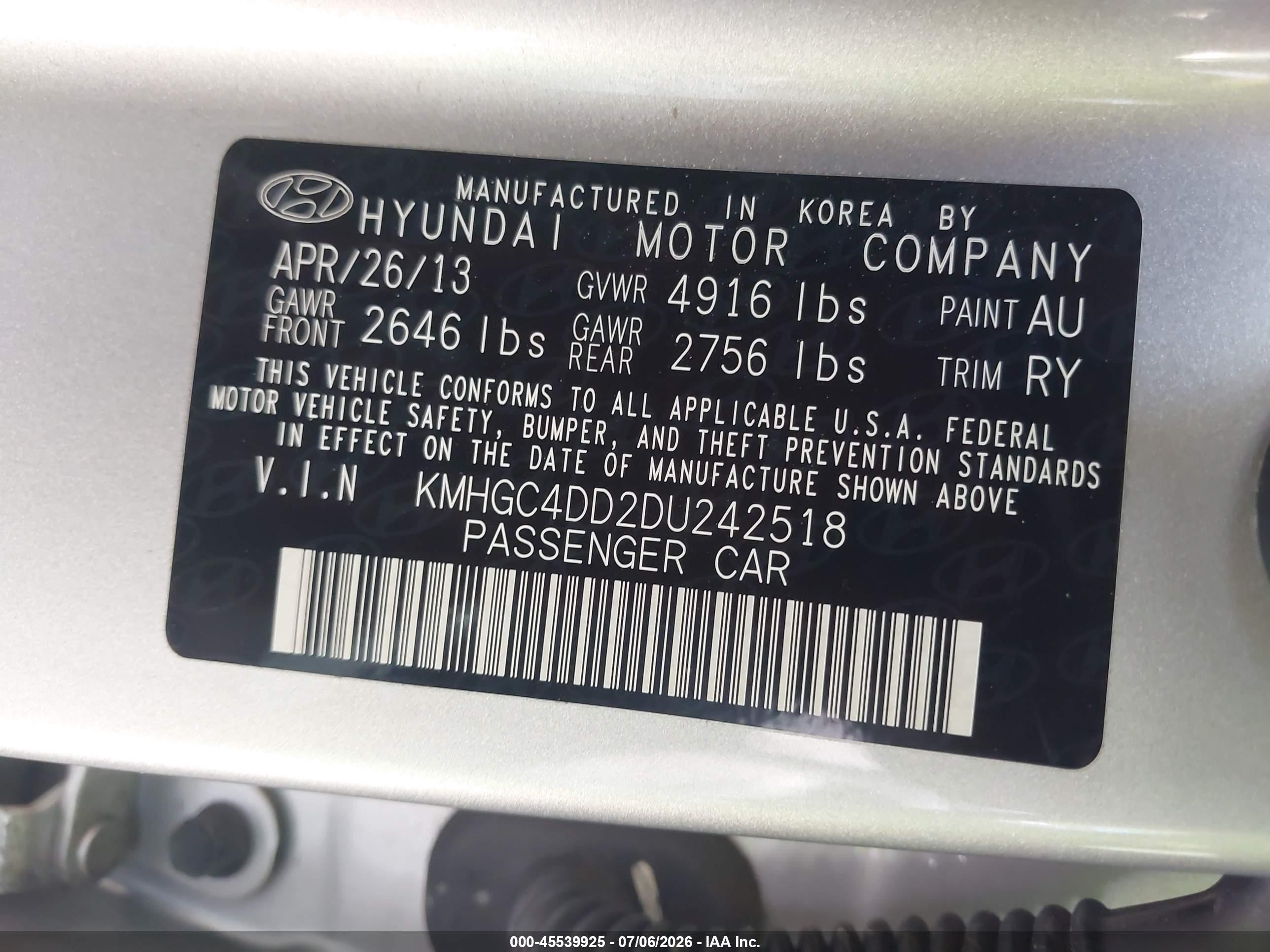 2013 Hyundai Genesis 3.8 Silver vin: KMHGC4DD2DU242518
