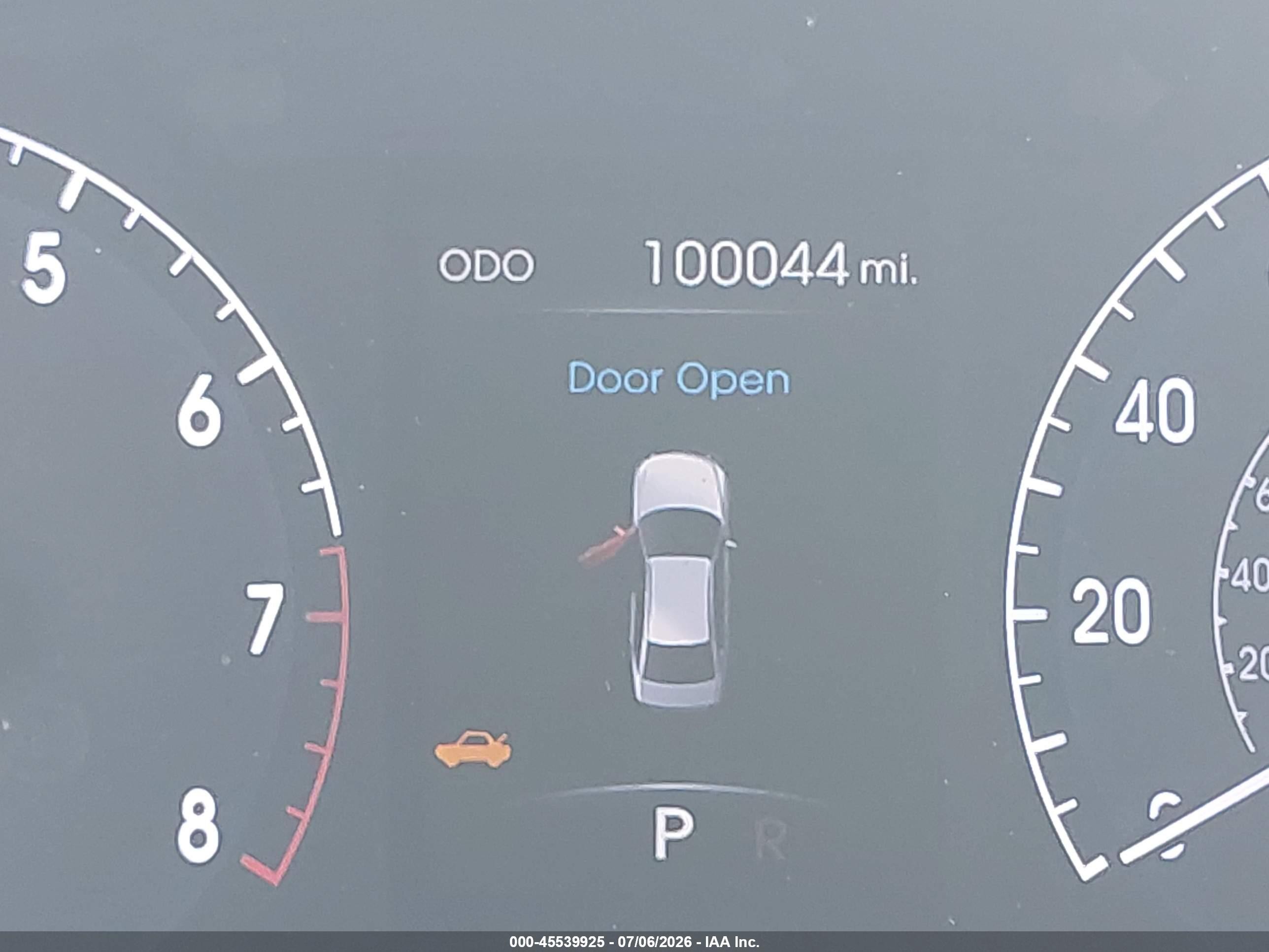 2013 Hyundai Genesis 3.8 Silver vin: KMHGC4DD2DU242518