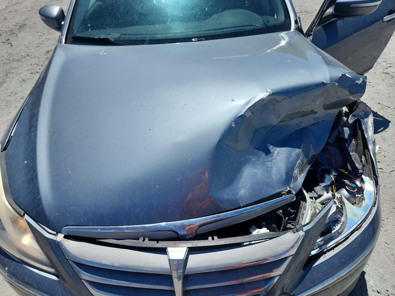 2013 Hyundai Genesis 3.8l Silver vin: KMHGC4DD2DU255074