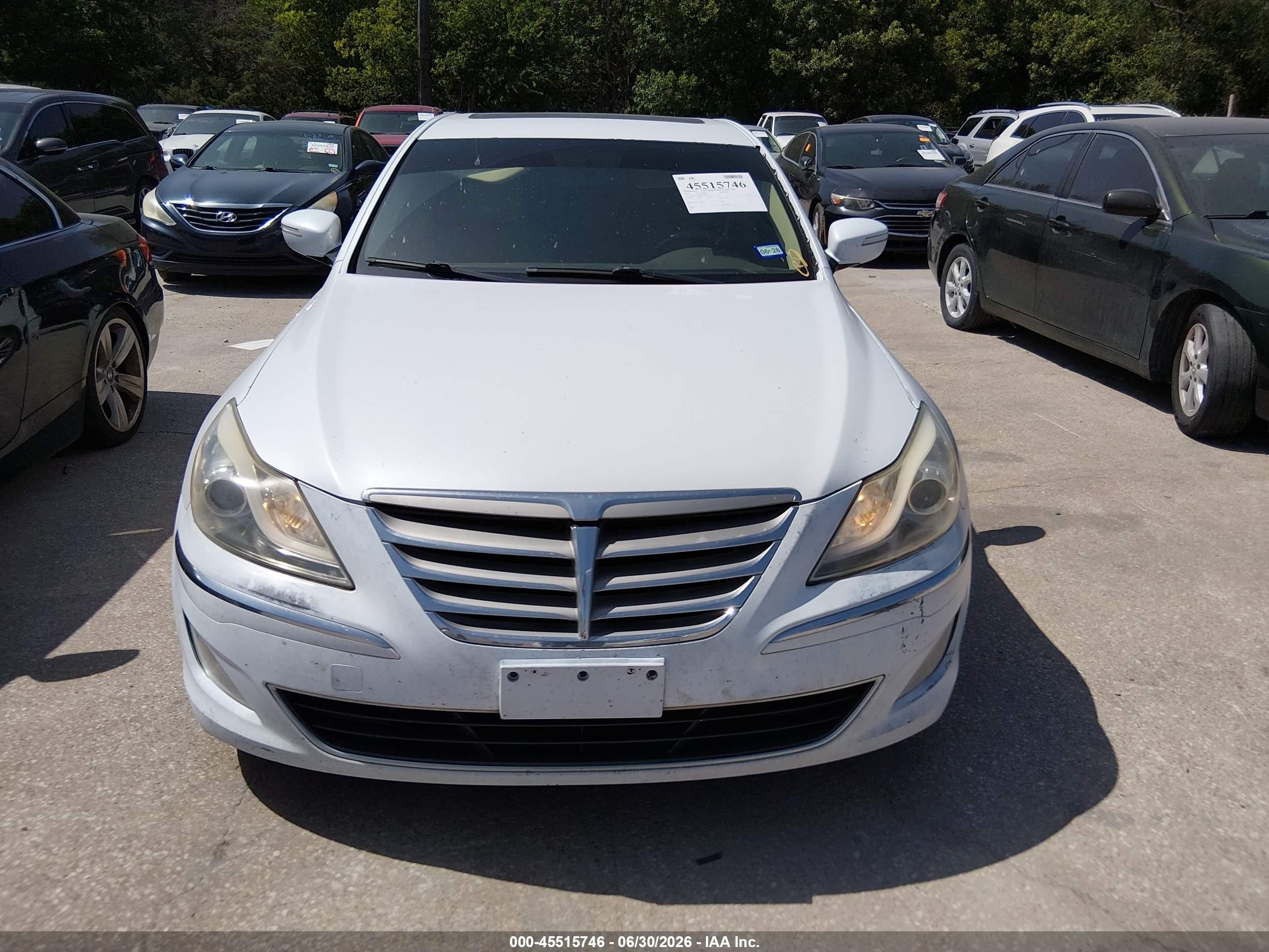 2013 Hyundai Genesis 3.8 White vin: KMHGC4DD2DU258542