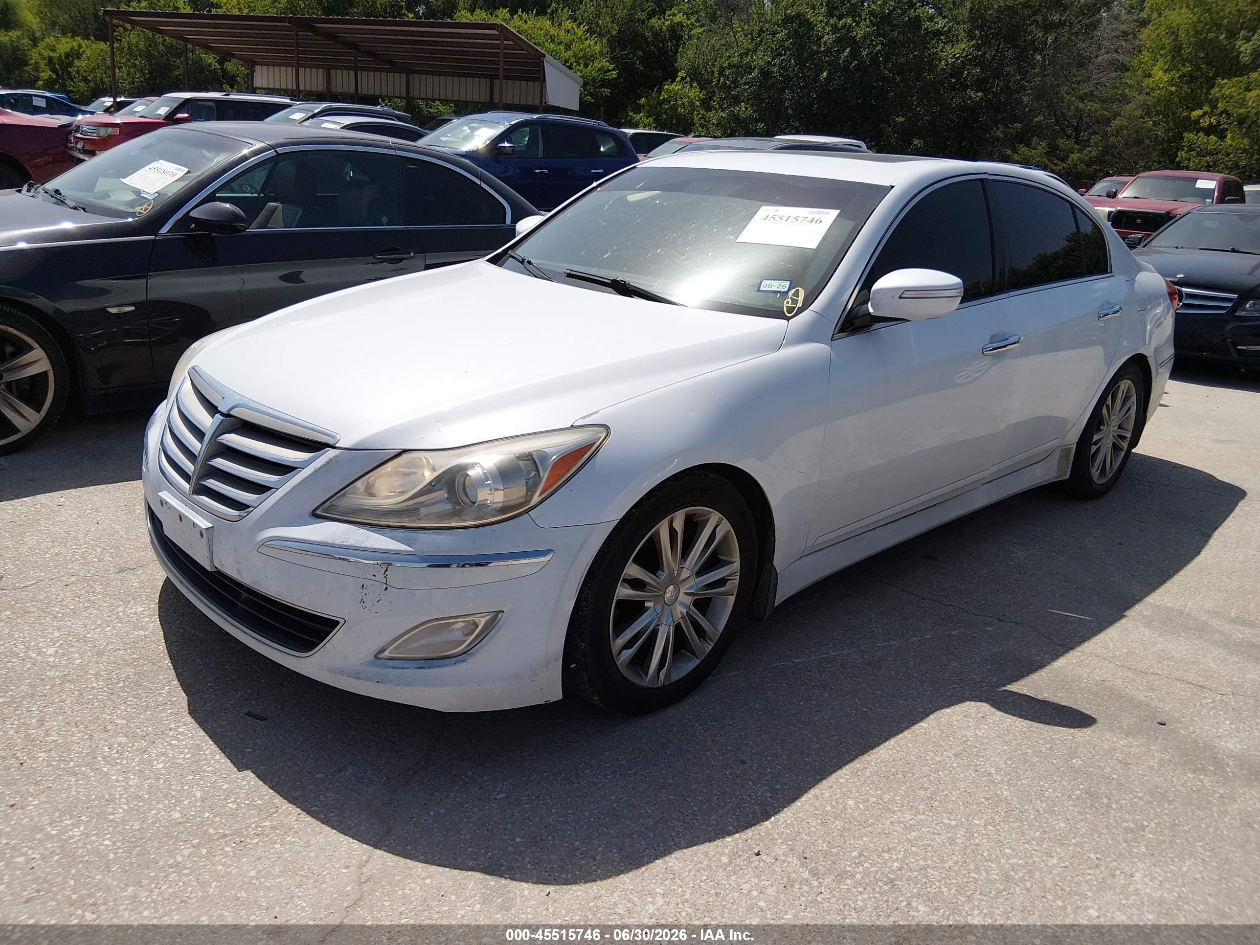 2013 Hyundai Genesis 3.8 White vin: KMHGC4DD2DU258542