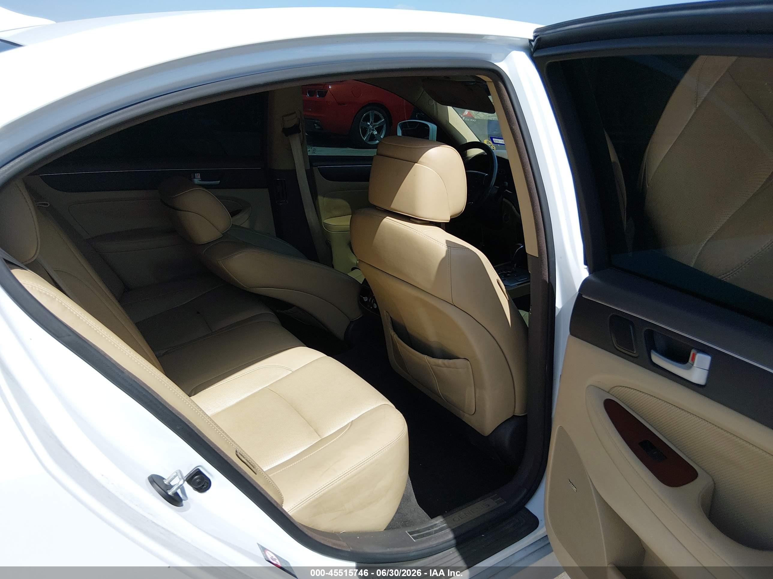 2013 Hyundai Genesis 3.8 White vin: KMHGC4DD2DU258542