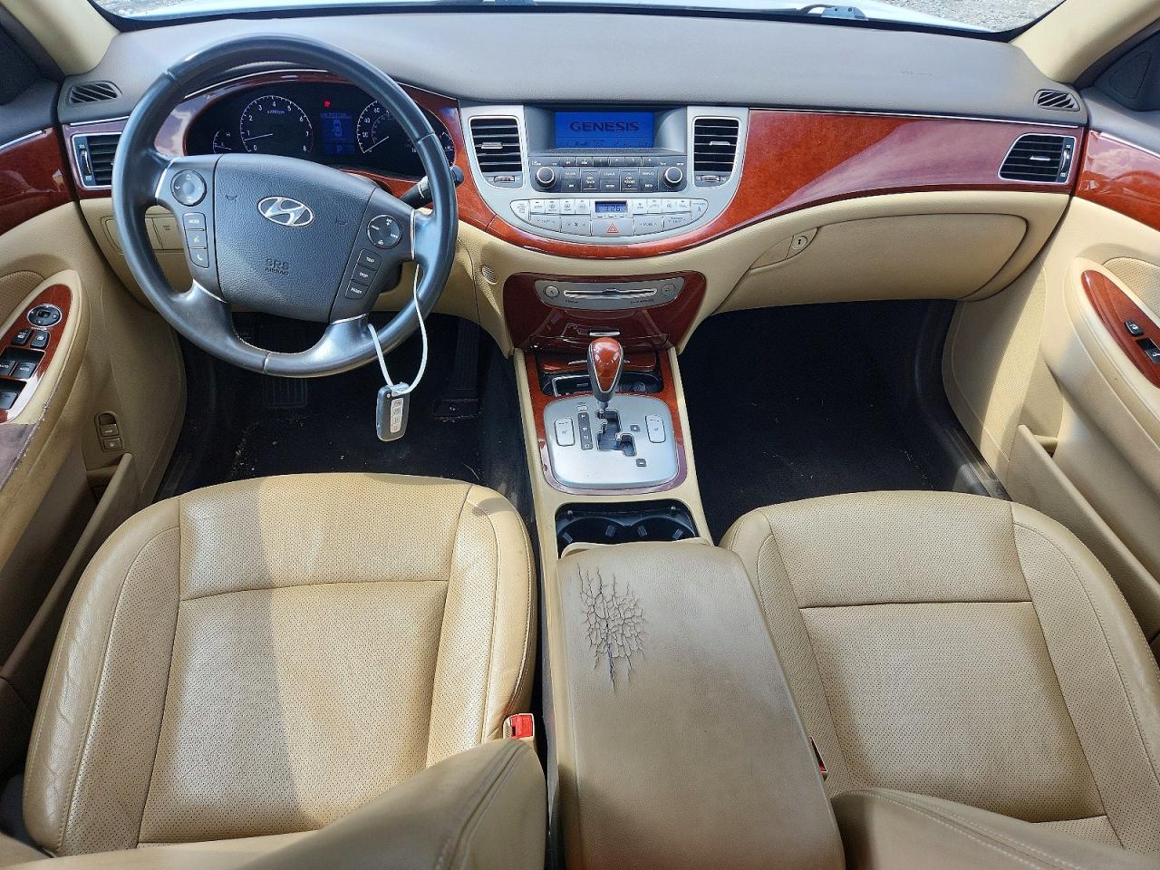 2014 Hyundai Genesis 3.8l White vin: KMHGC4DD2EU261698