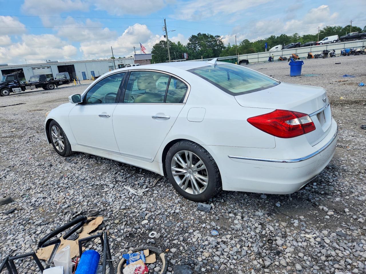 2014 Hyundai Genesis 3.8l White vin: KMHGC4DD2EU261698