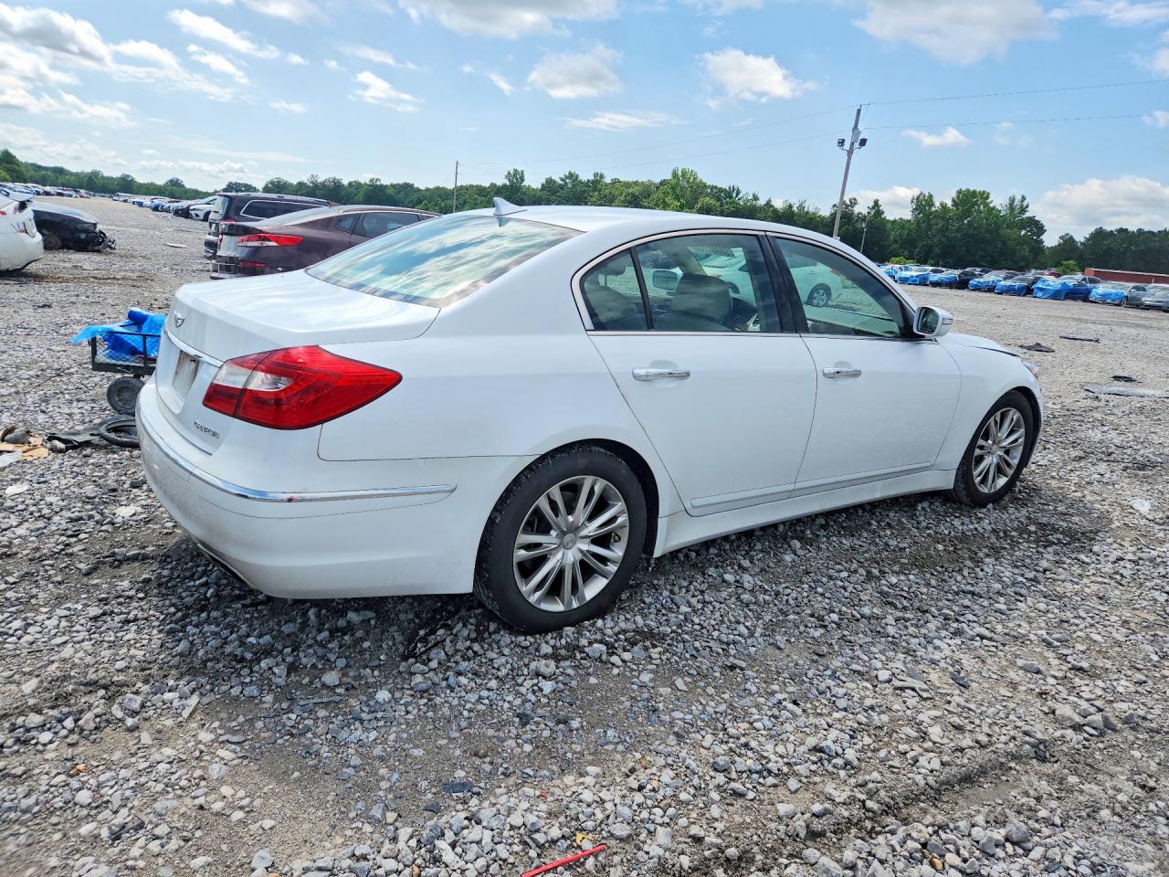 2014 Hyundai Genesis 3.8l White vin: KMHGC4DD2EU261698