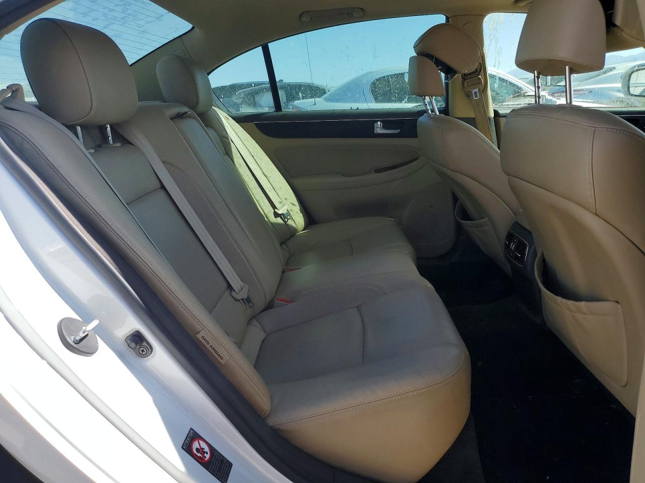 2012 Hyundai Genesis White vin: KMHGC4DD3CU151501