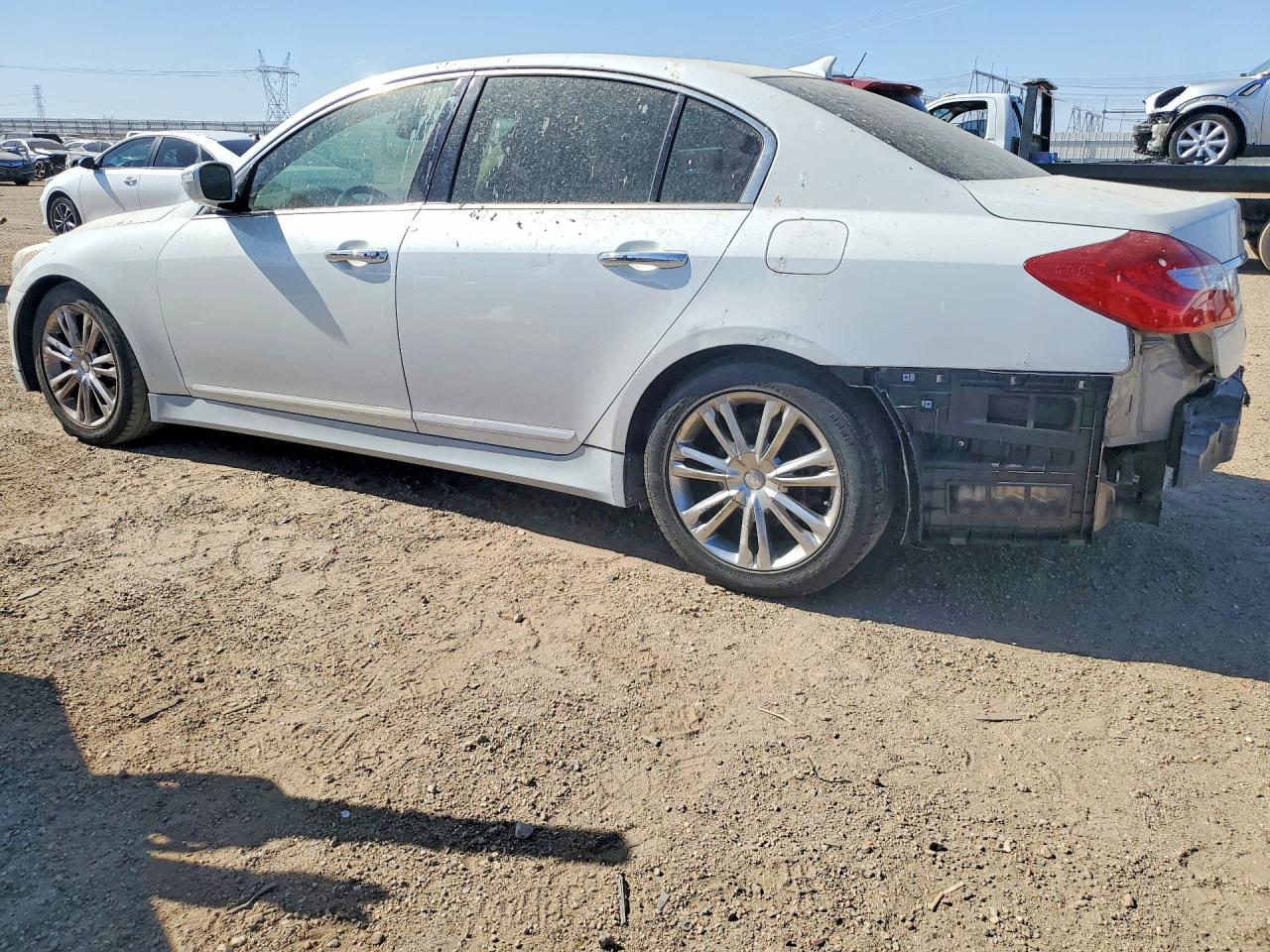 2012 Hyundai Genesis White vin: KMHGC4DD3CU151501