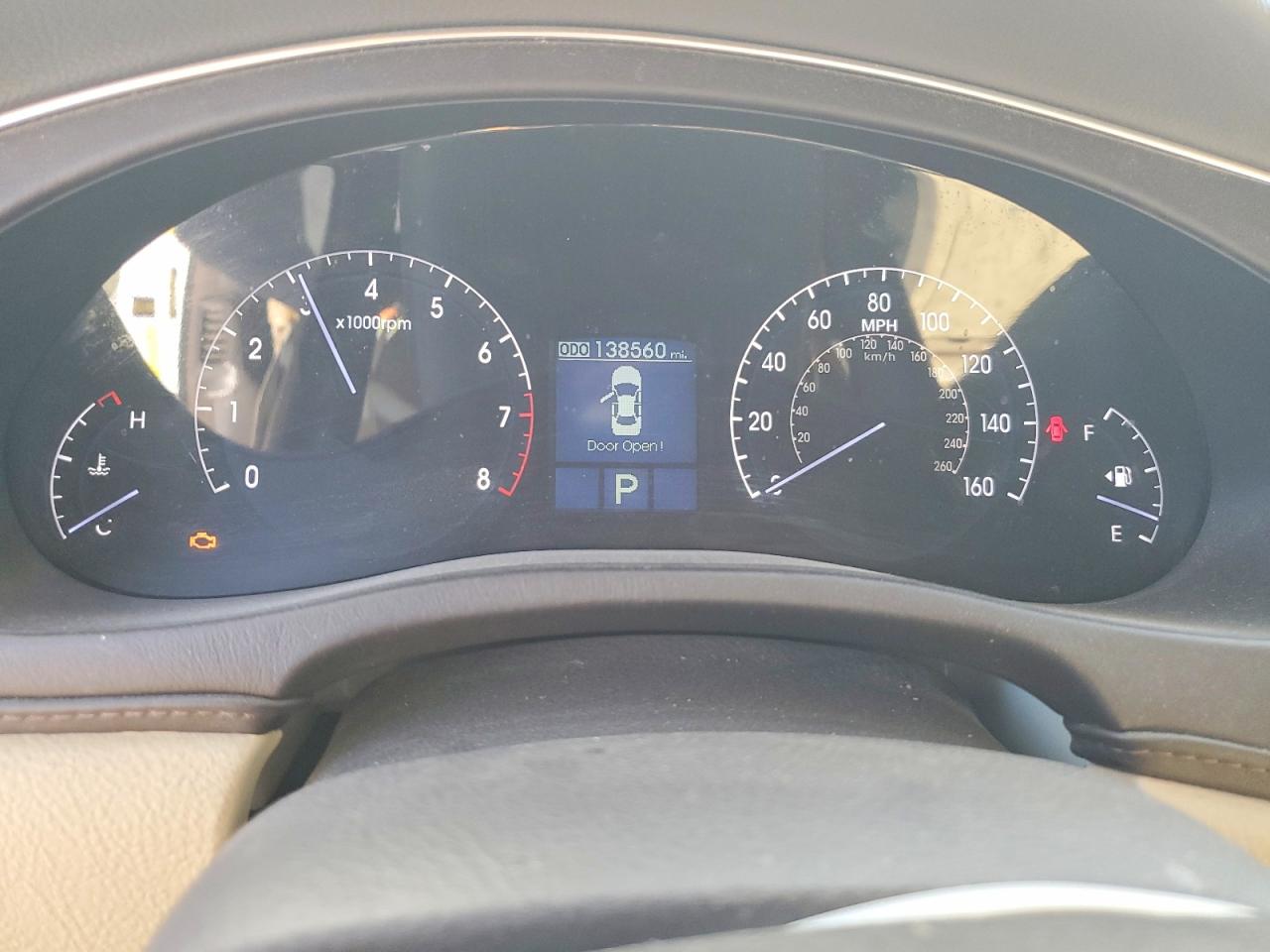 2012 Hyundai Genesis White vin: KMHGC4DD3CU151501