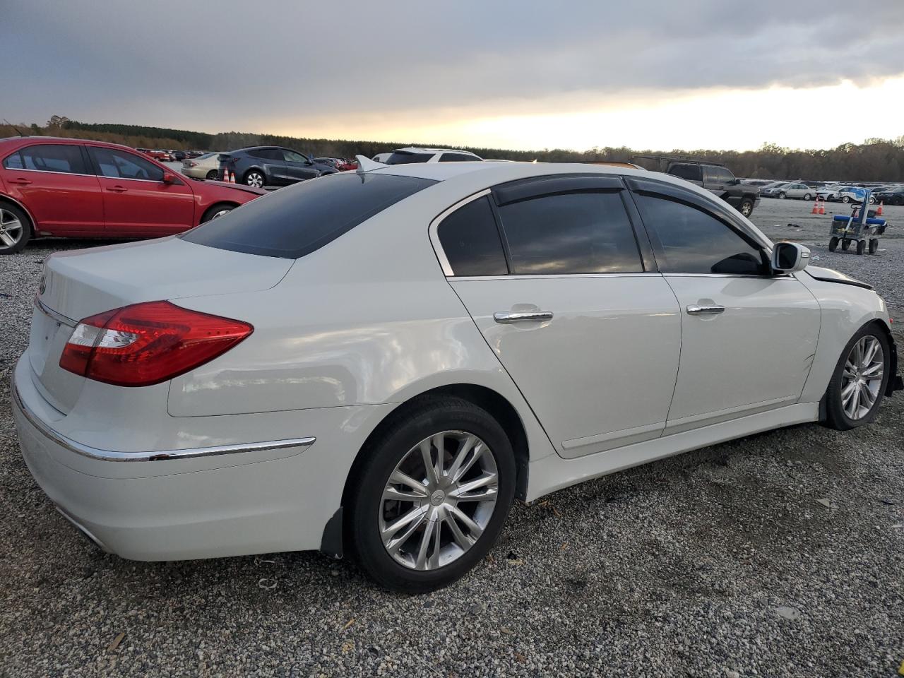 2012 Hyundai Genesis 3.8l White vin: KMHGC4DD3CU186636