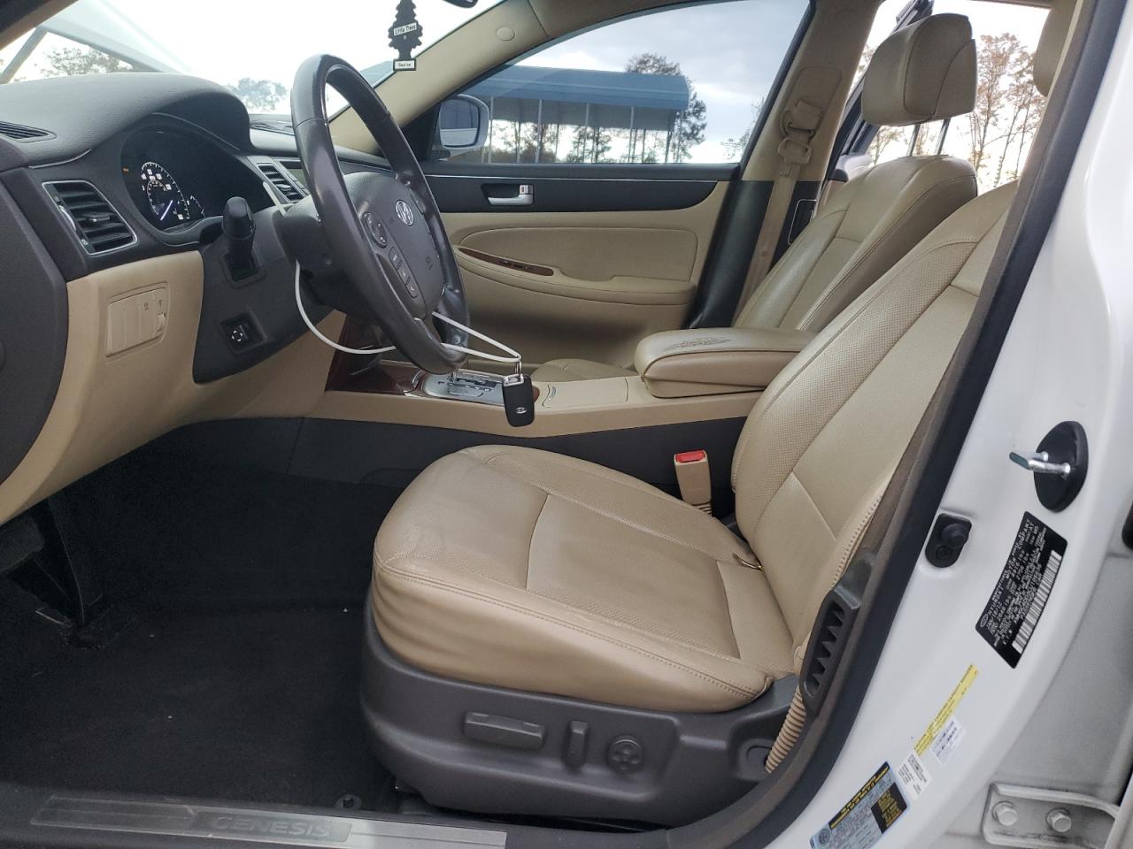 2012 Hyundai Genesis 3.8l White vin: KMHGC4DD3CU186636