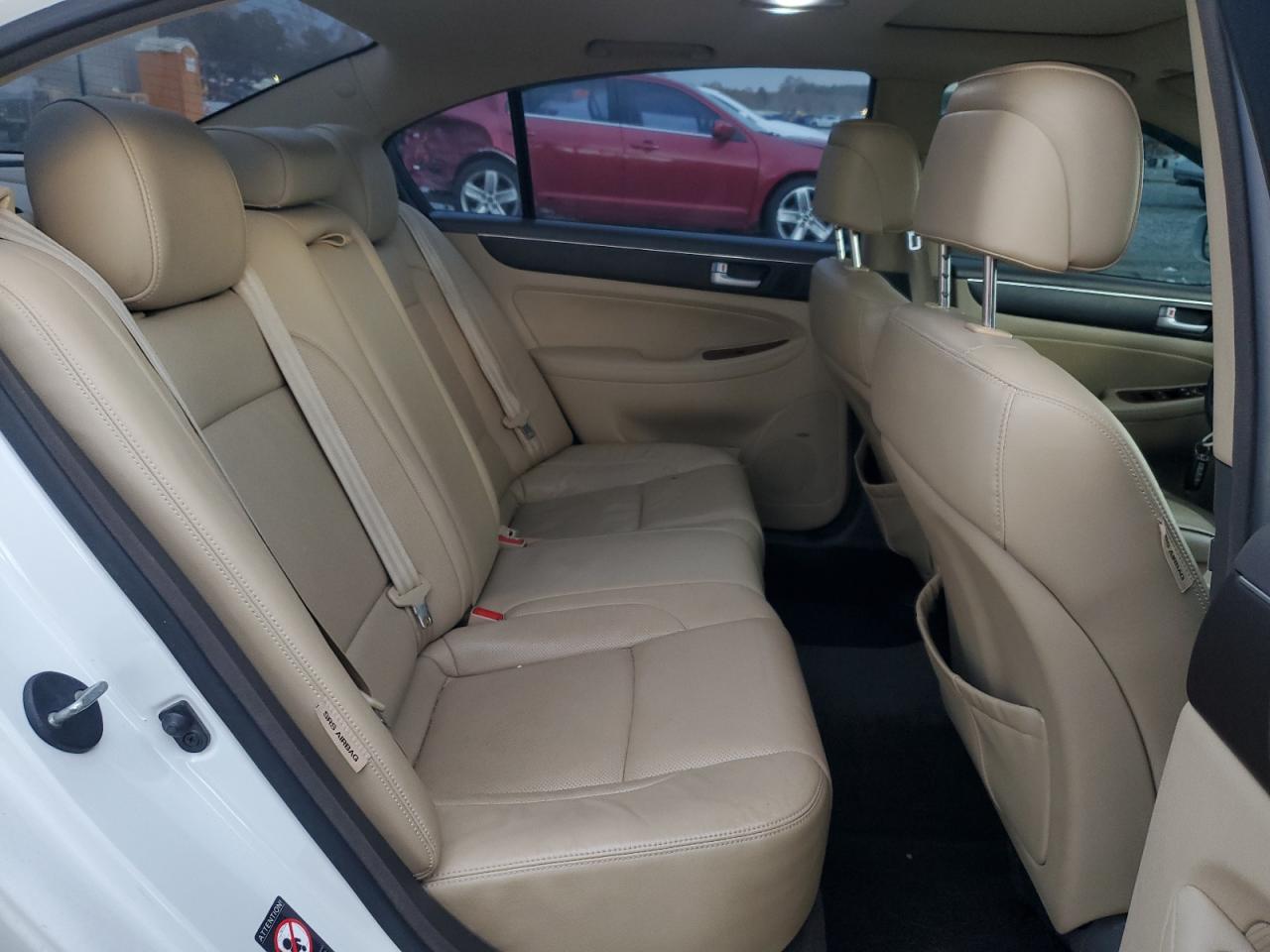 2012 Hyundai Genesis 3.8l White vin: KMHGC4DD3CU186636
