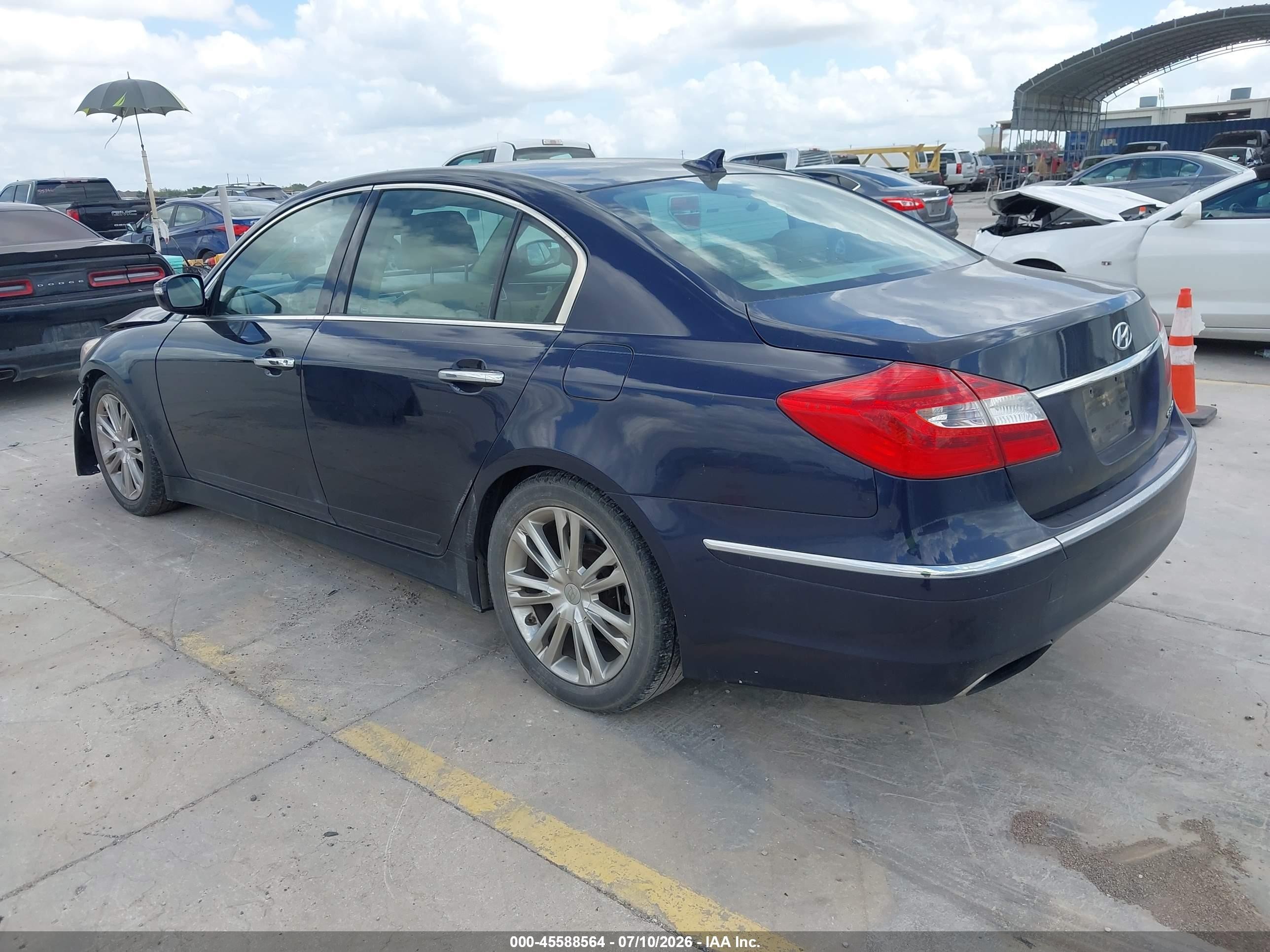 2012 Hyundai Genesis 3.8 Blue vin: KMHGC4DD3CU195630