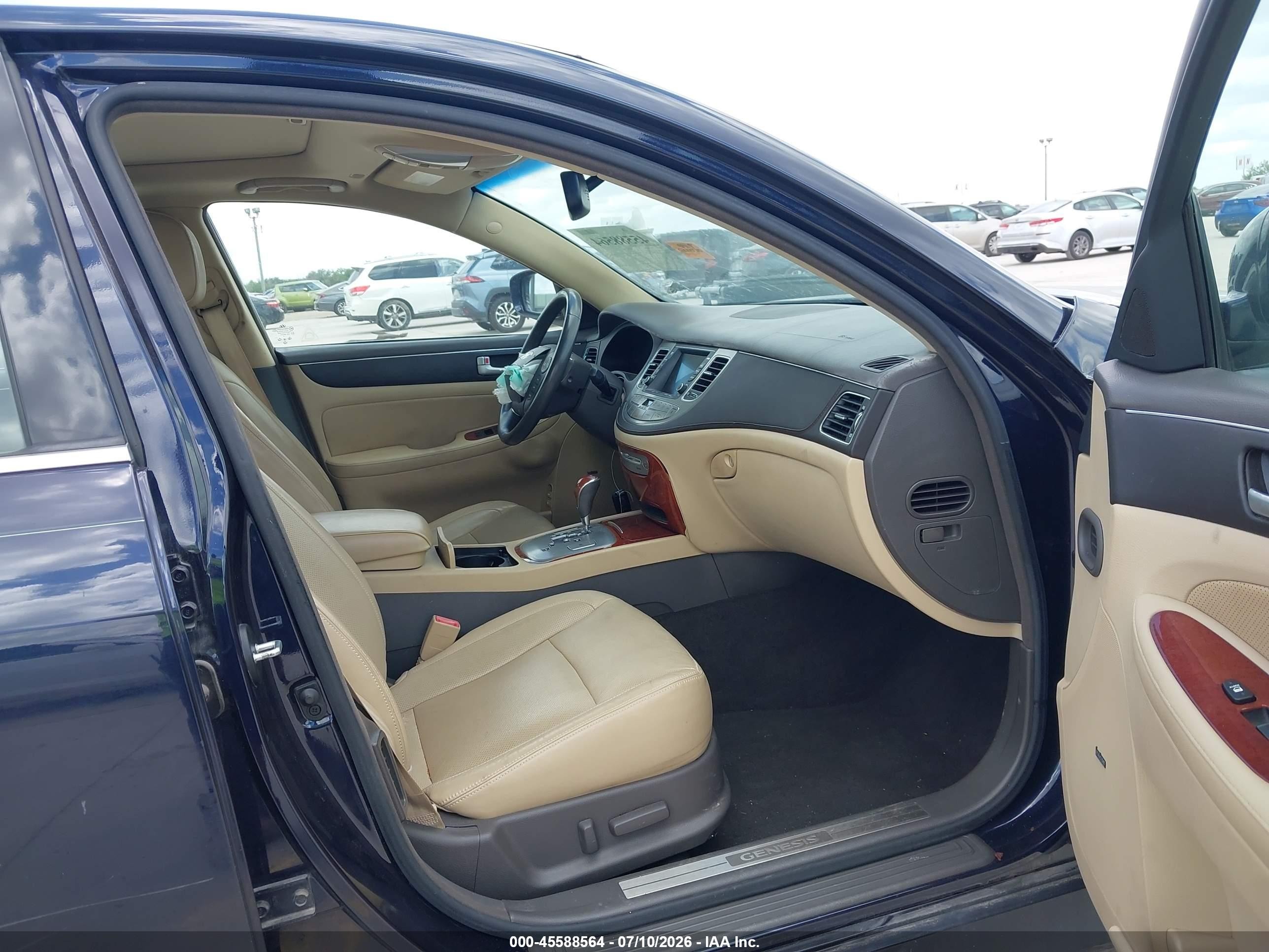 2012 Hyundai Genesis 3.8 Blue vin: KMHGC4DD3CU195630