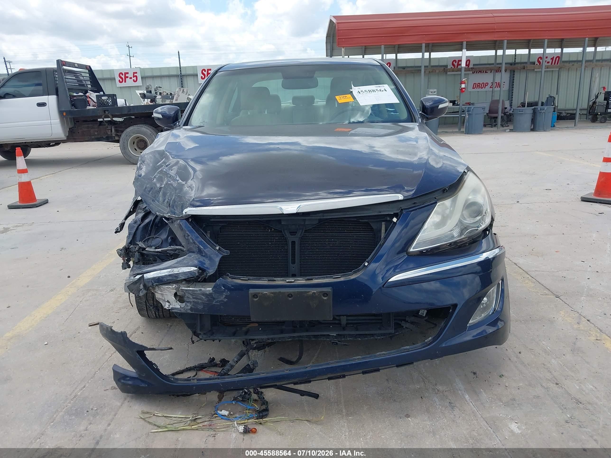 2012 Hyundai Genesis 3.8 Blue vin: KMHGC4DD3CU195630