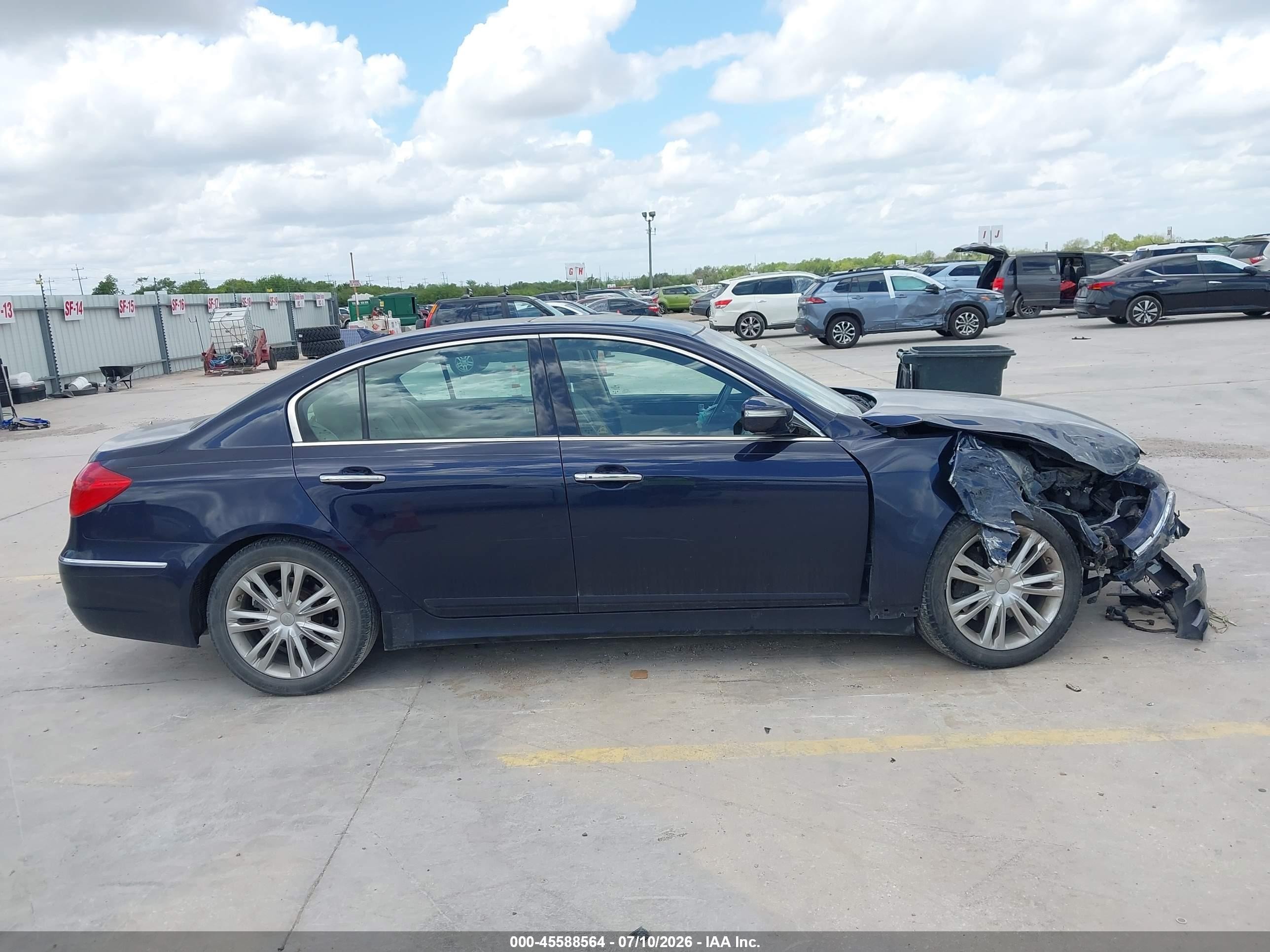 2012 Hyundai Genesis 3.8 Blue vin: KMHGC4DD3CU195630