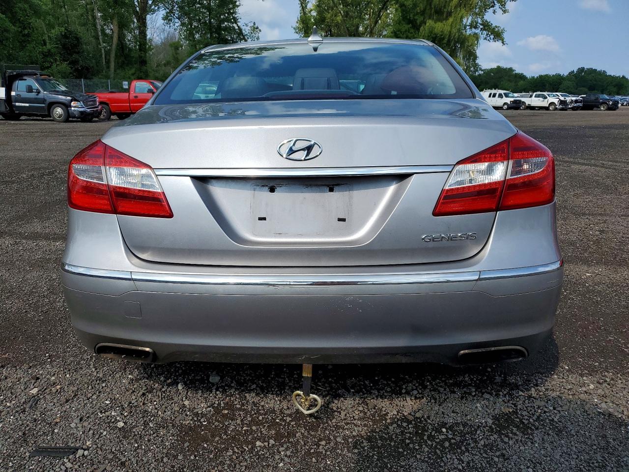 2012 Hyundai Genesis 3.8l Silver vin: KMHGC4DD3CU204827