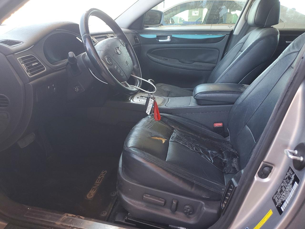 2012 Hyundai Genesis 3.8l Серебряный vin: KMHGC4DD3CU207582