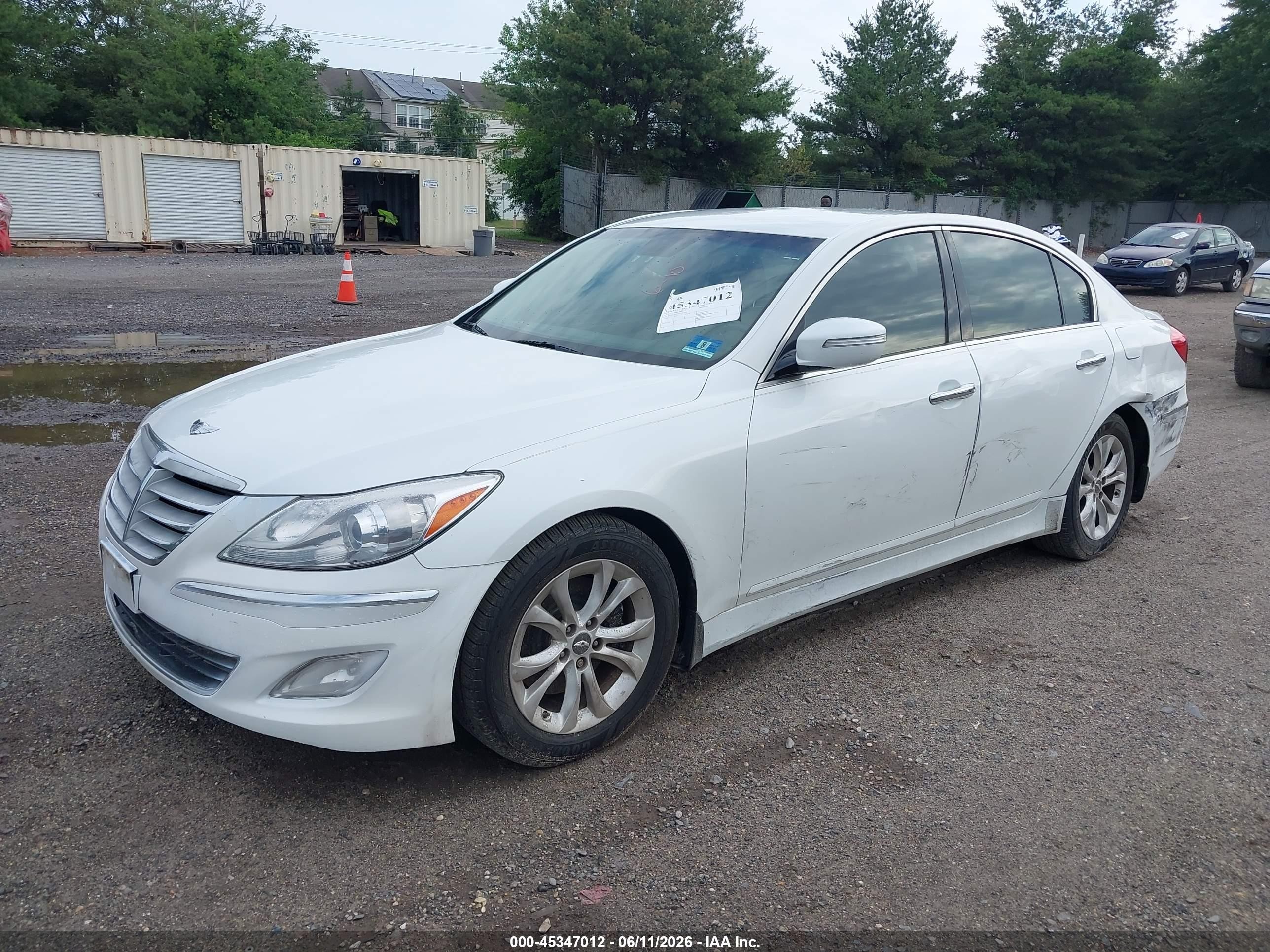 2013 Hyundai Genesis 3.8 White vin: KMHGC4DD3DU222598