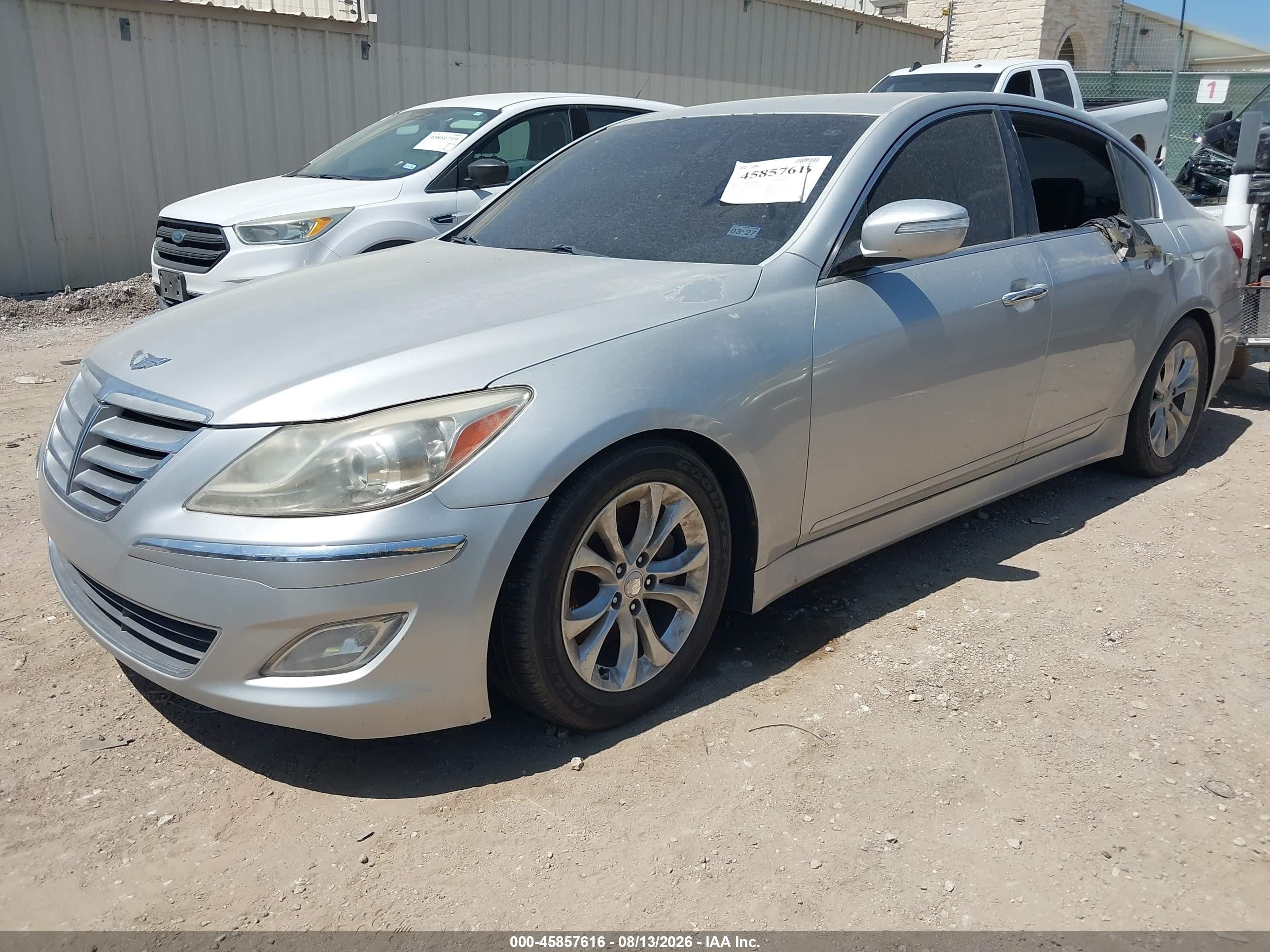 2013 Hyundai Genesis 3.8 Silver vin: KMHGC4DD3DU244391
