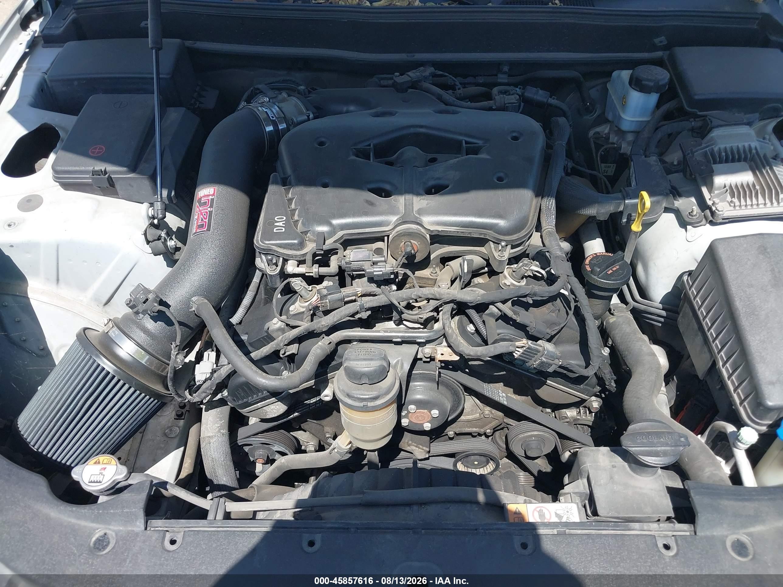 2013 Hyundai Genesis 3.8 Silver vin: KMHGC4DD3DU244391