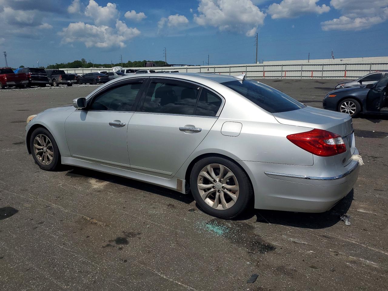 2013 Hyundai Genesis 3.8l Серебряный vin: KMHGC4DD3DU247260