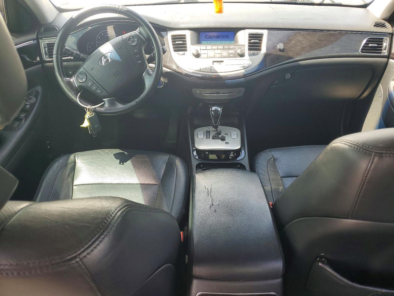 2013 Hyundai Genesis 3.8l Серебряный vin: KMHGC4DD3DU247260