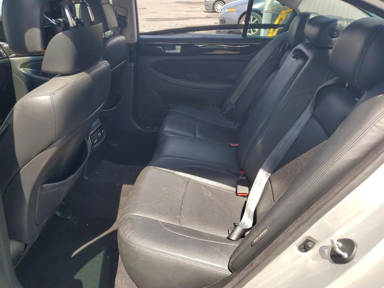2013 Hyundai Genesis 3.8l Серебряный vin: KMHGC4DD3DU247260