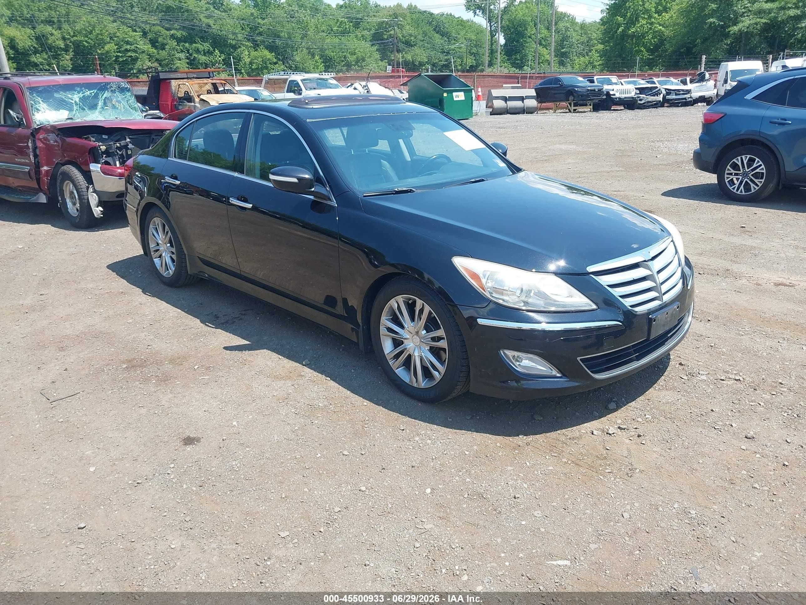 2013 Hyundai Genesis 3.8 Black vin: KMHGC4DD3DU249333