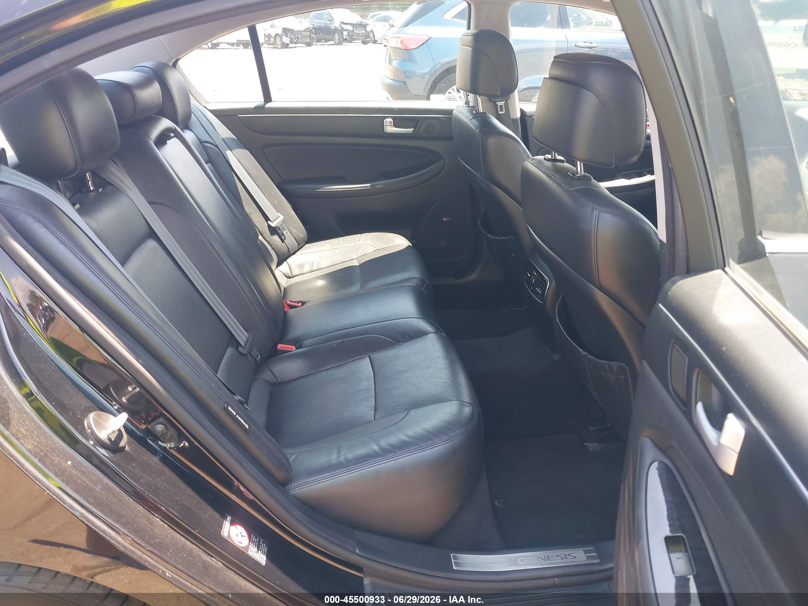 2013 Hyundai Genesis 3.8 Черный vin: KMHGC4DD3DU249333