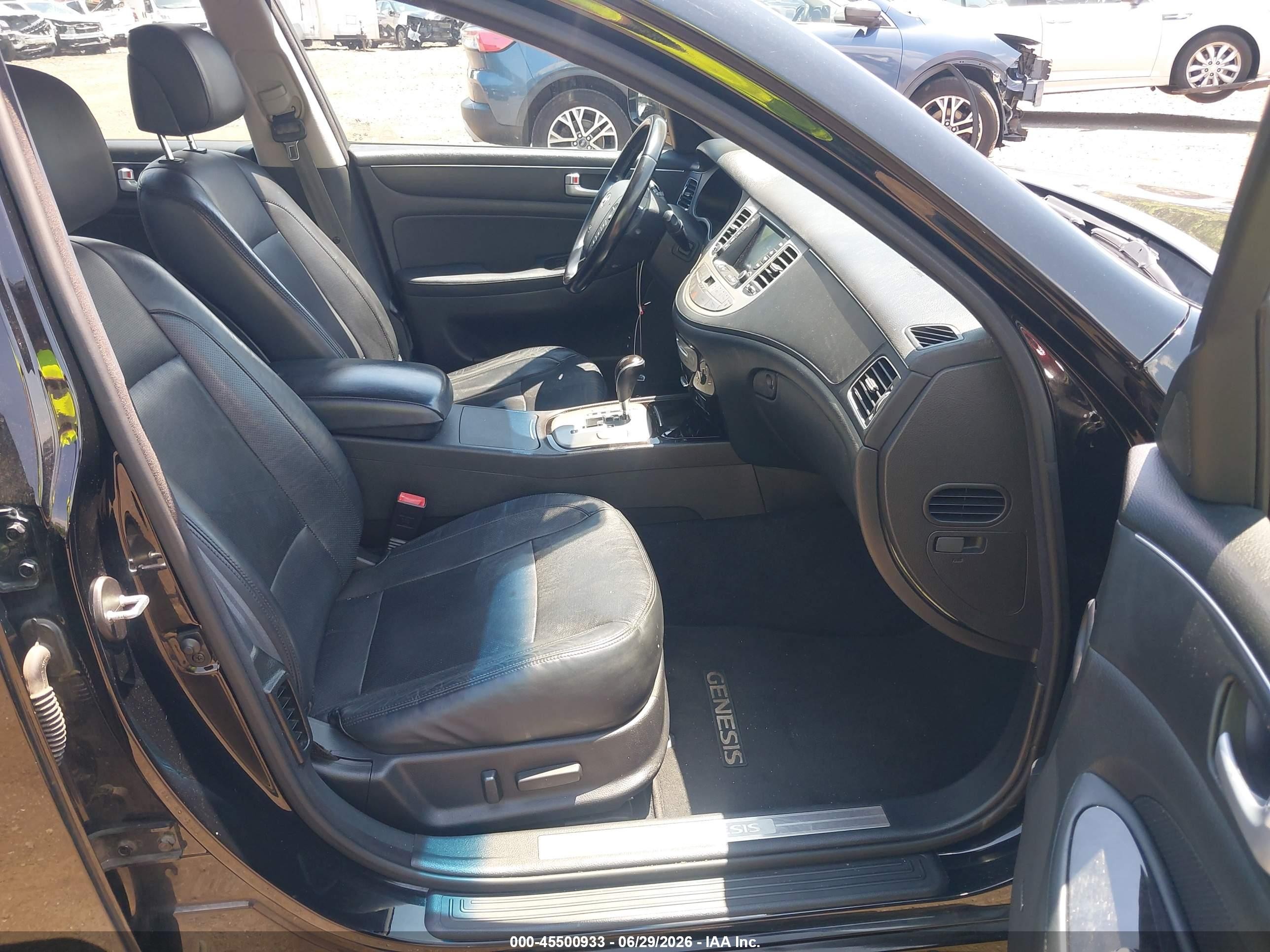 2013 Hyundai Genesis 3.8 Черный vin: KMHGC4DD3DU249333