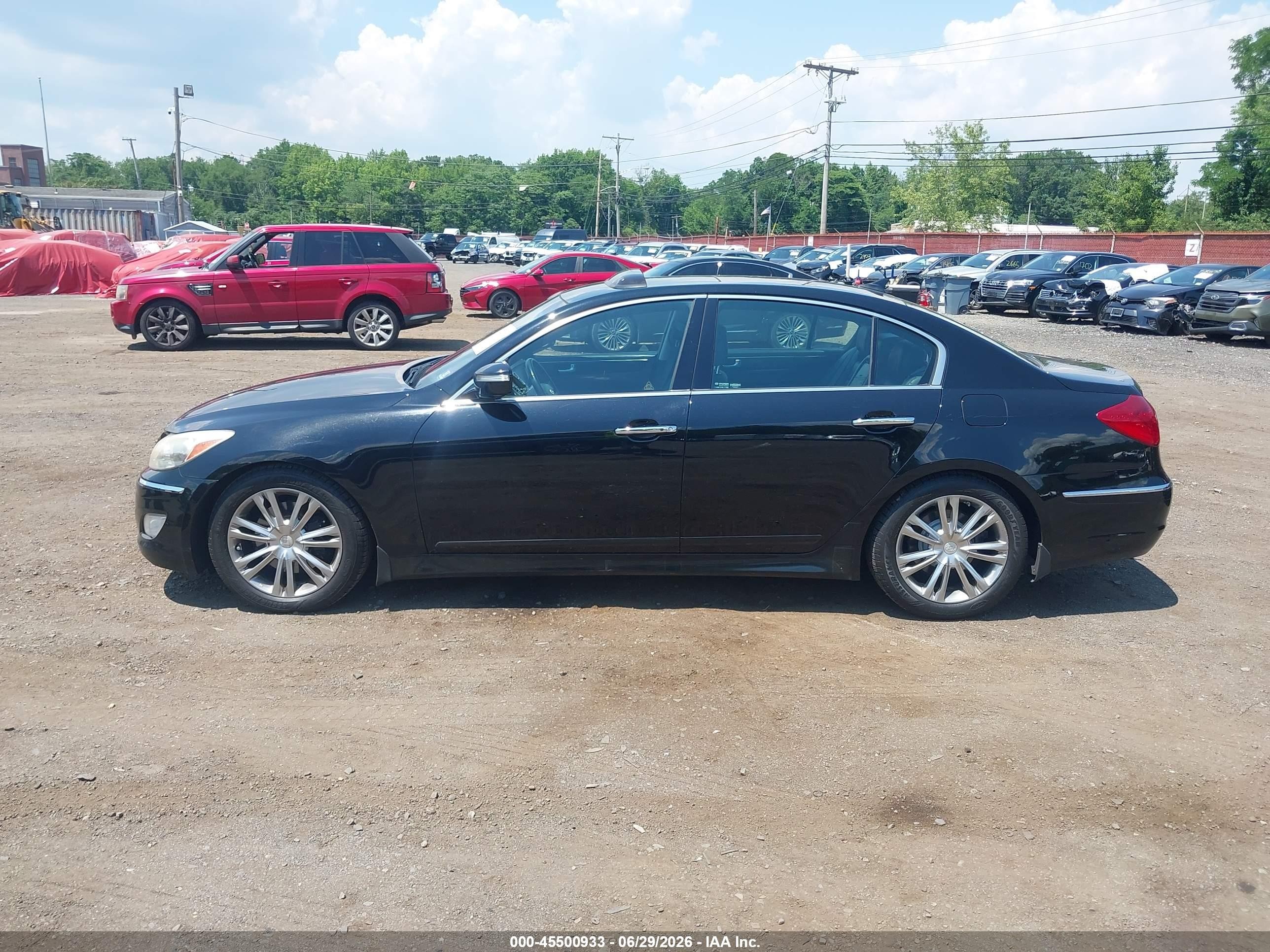 2013 Hyundai Genesis 3.8 Черный vin: KMHGC4DD3DU249333