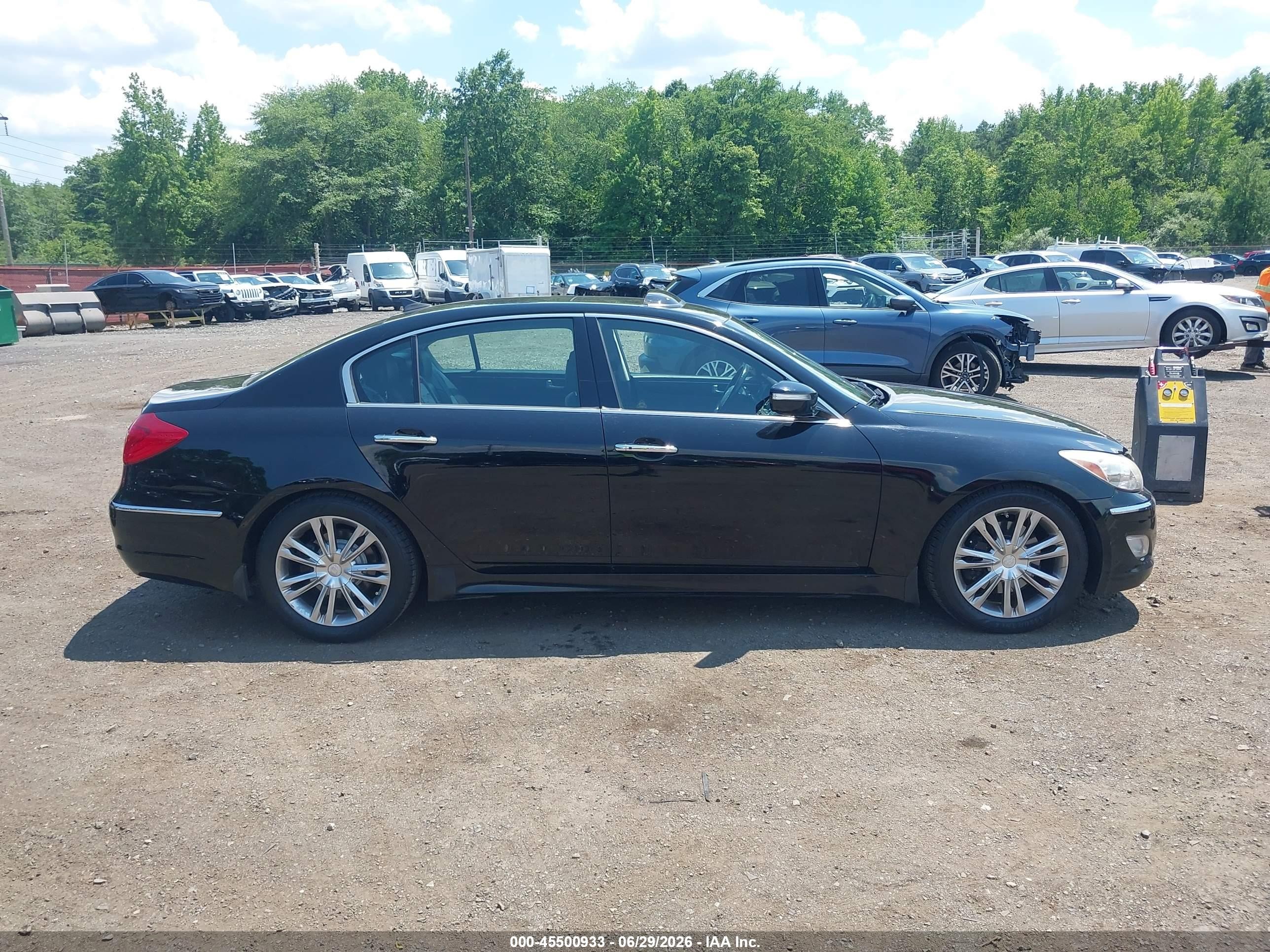 2013 Hyundai Genesis 3.8 Черный vin: KMHGC4DD3DU249333