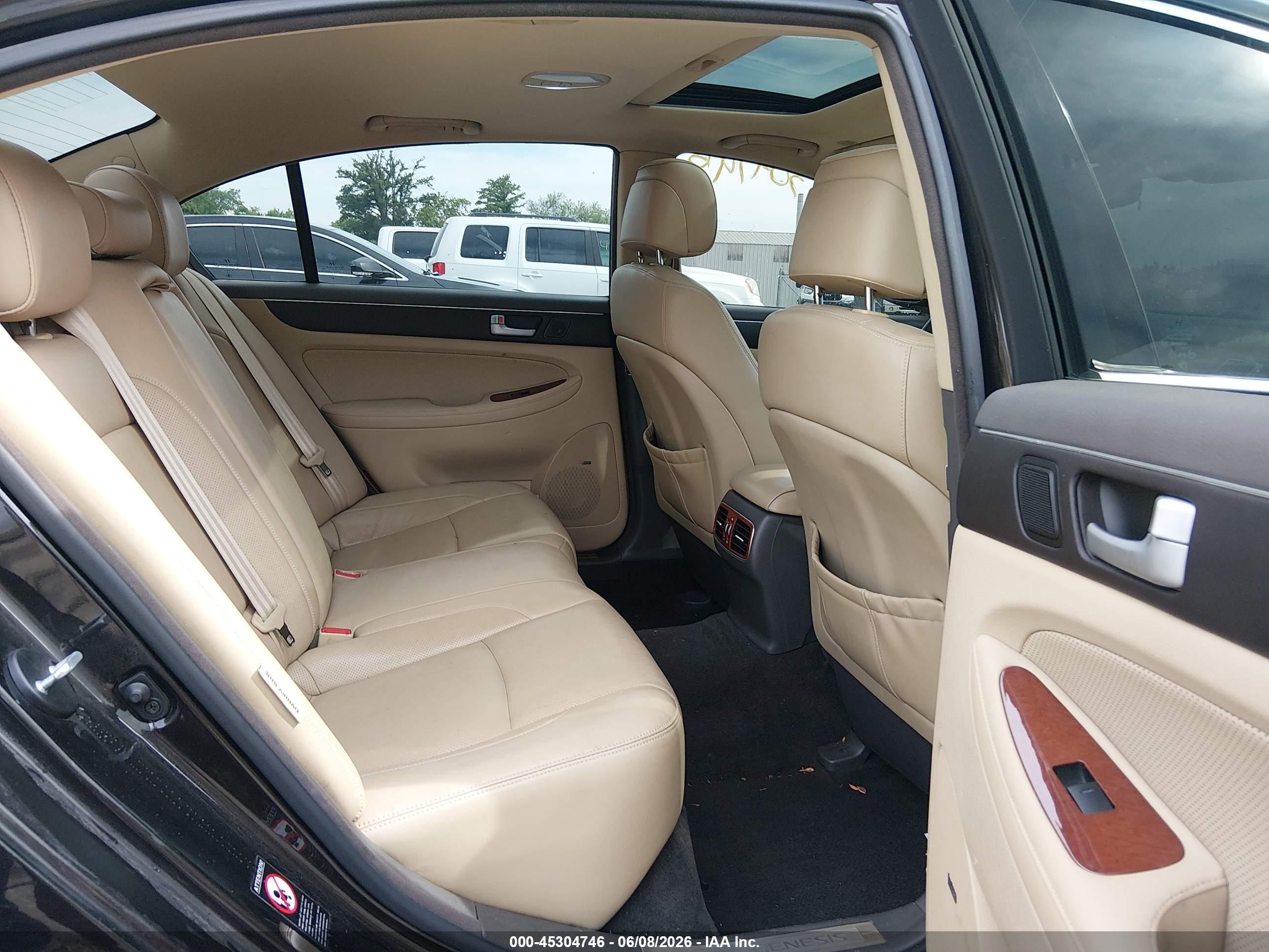 2014 Hyundai Genesis 3.8 Black vin: KMHGC4DD3EU260320