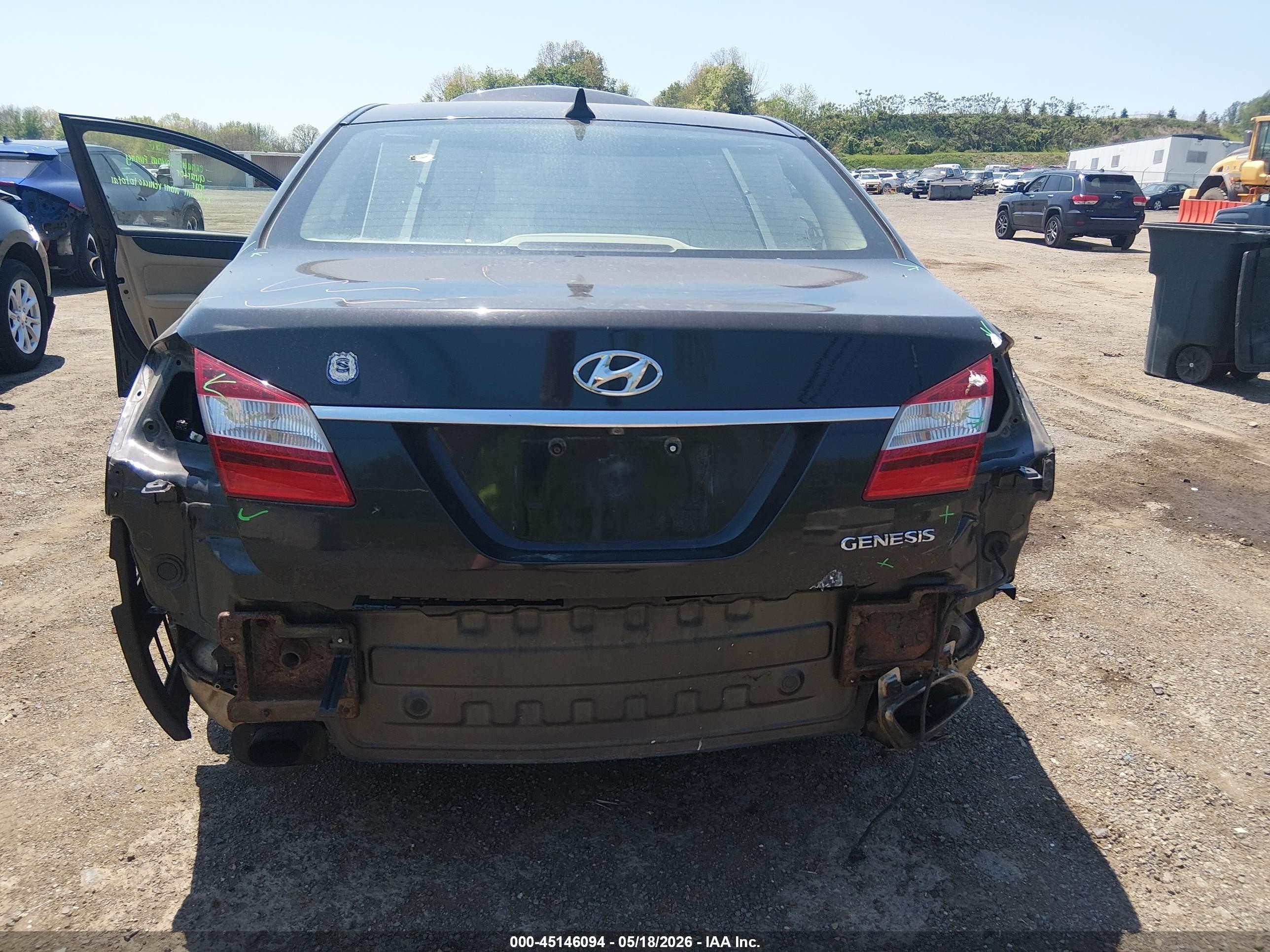 2014 Hyundai Genesis 3.8 Black vin: KMHGC4DD3EU265176
