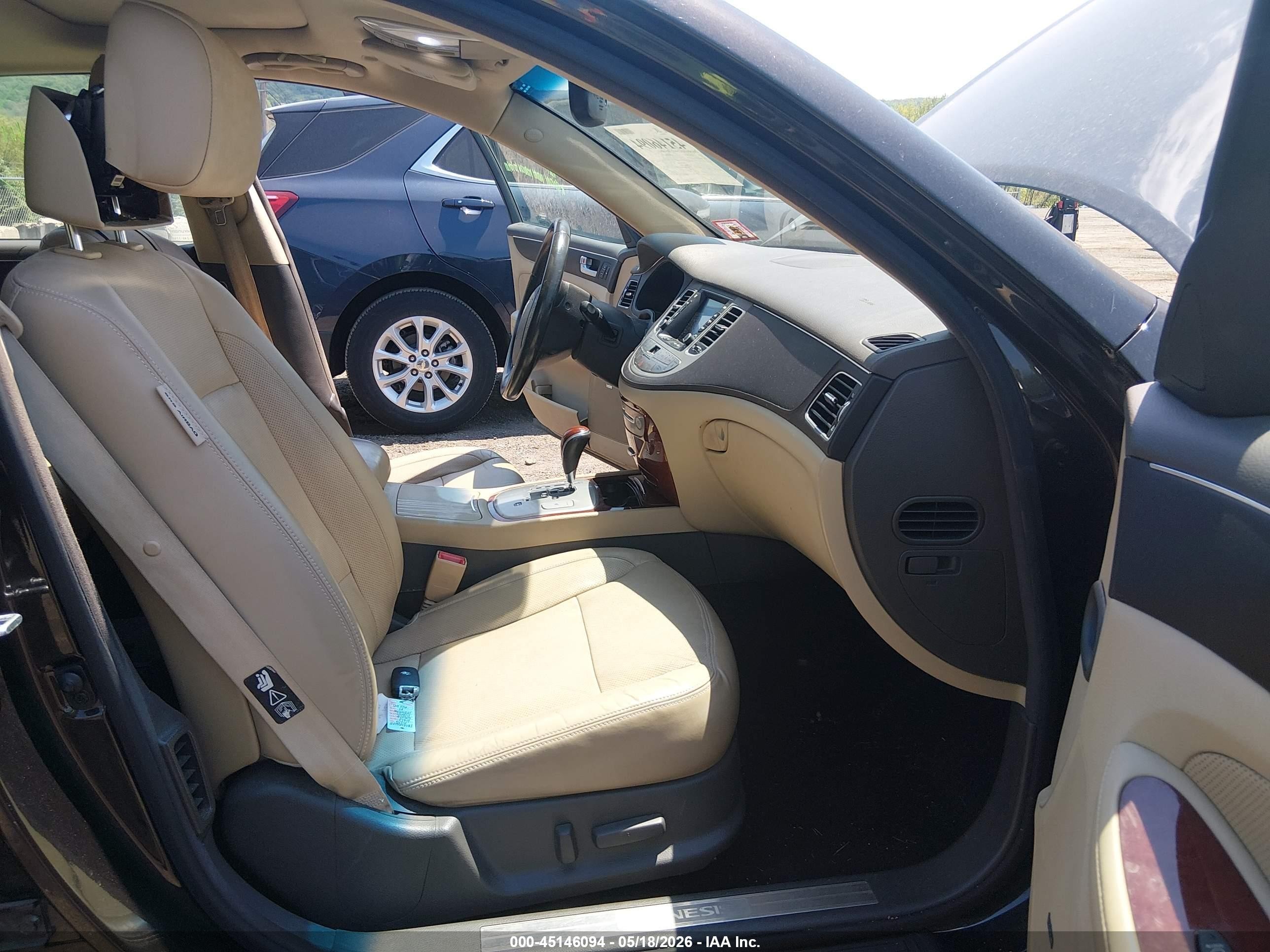 2014 Hyundai Genesis 3.8 Black vin: KMHGC4DD3EU265176