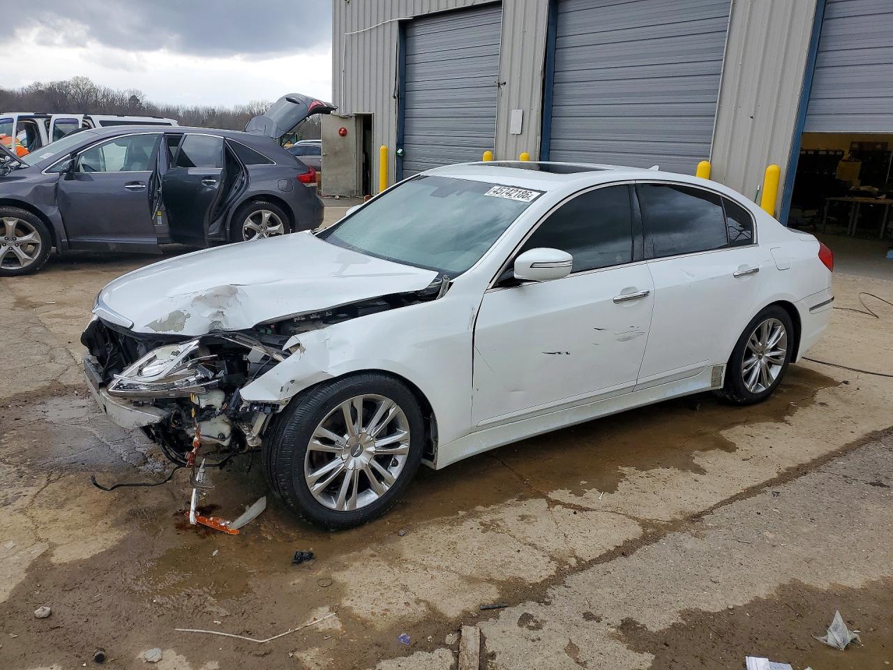 2012 Hyundai Genesis 3.8l V6 White vin: KMHGC4DD4CU208370