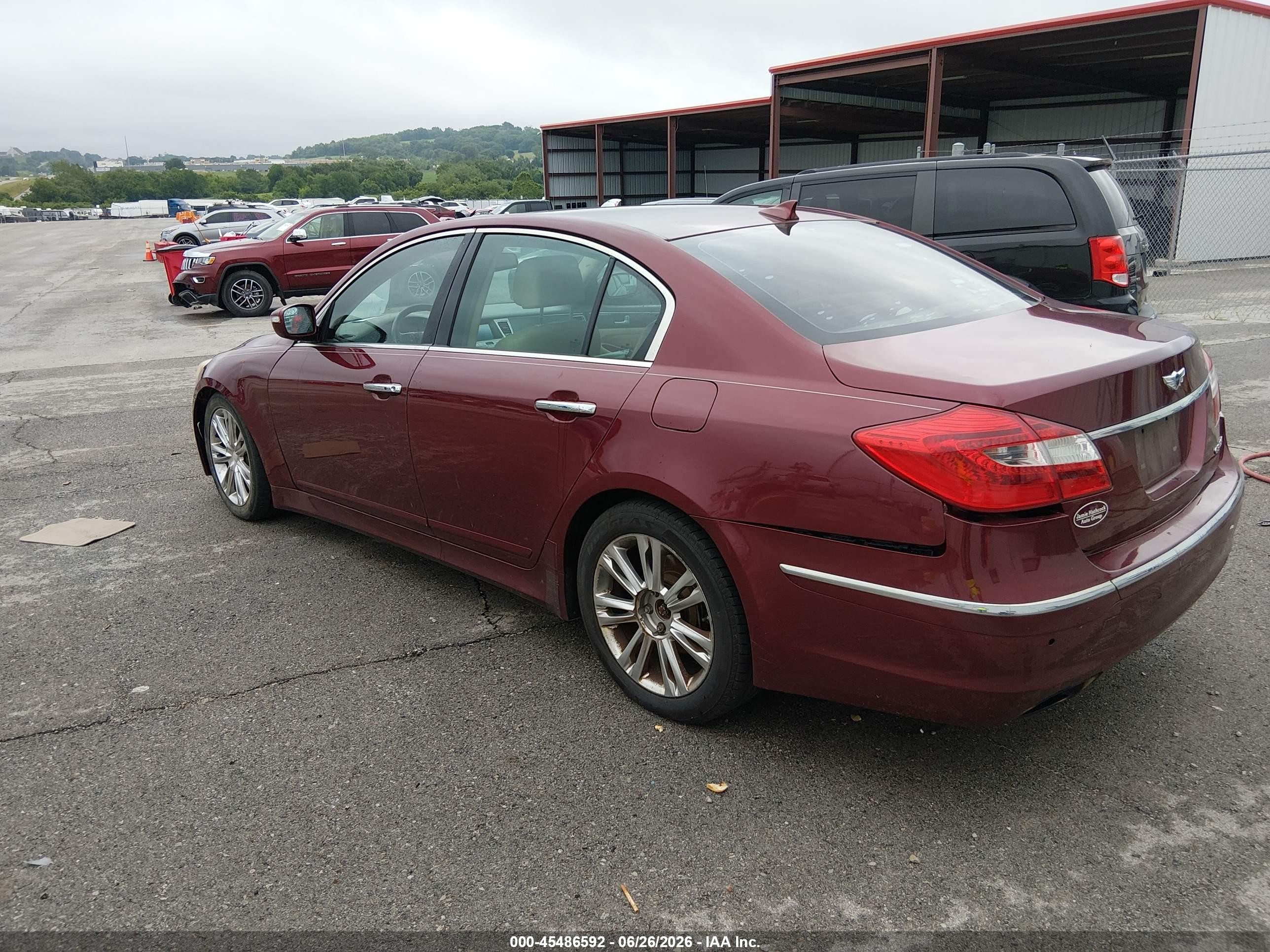 2013 Hyundai Genesis 3.8 Burgundy vin: KMHGC4DD4DU224859