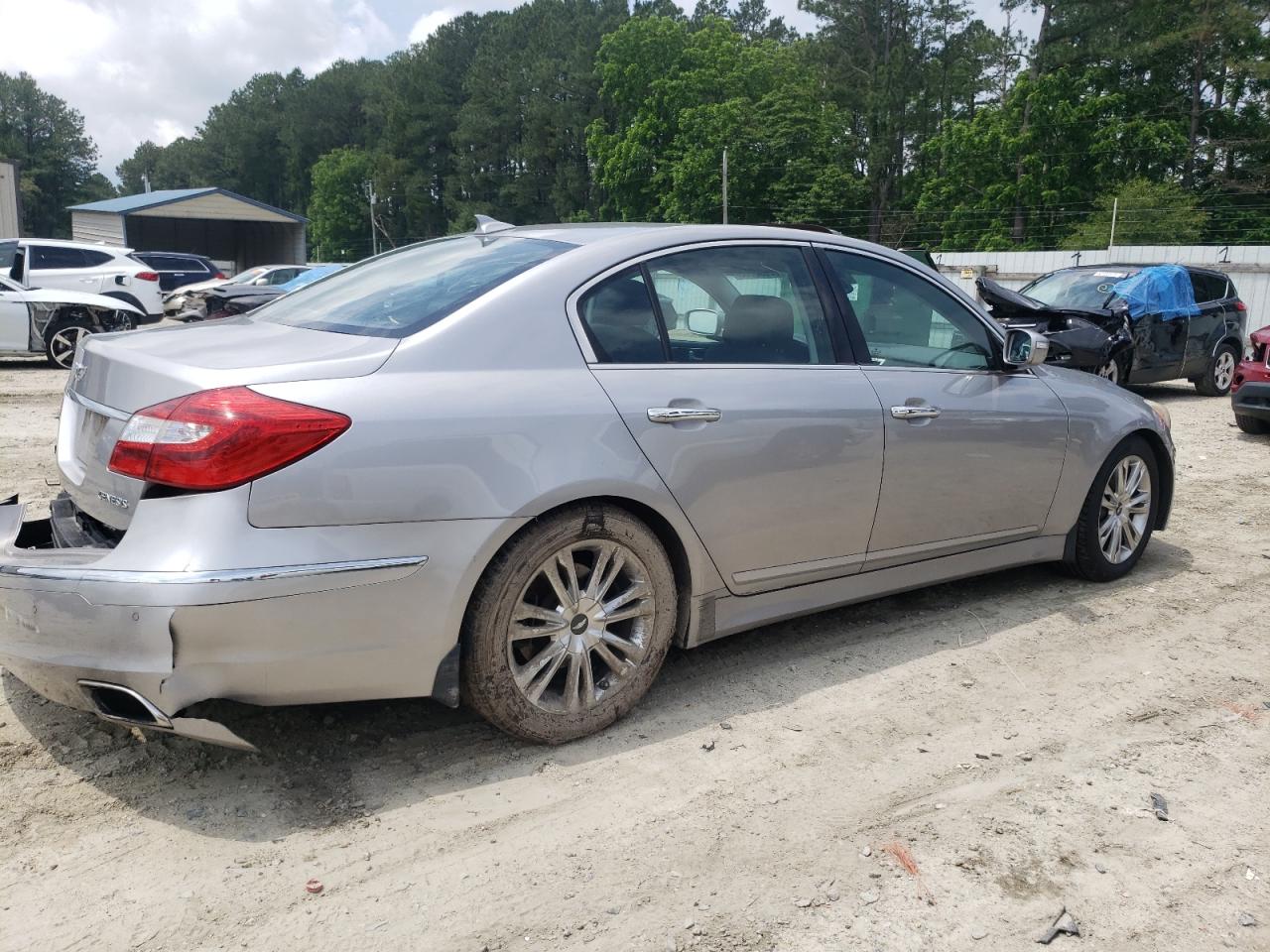 2013 Hyundai Genesis 3.8l Silver vin: KMHGC4DD4DU233870